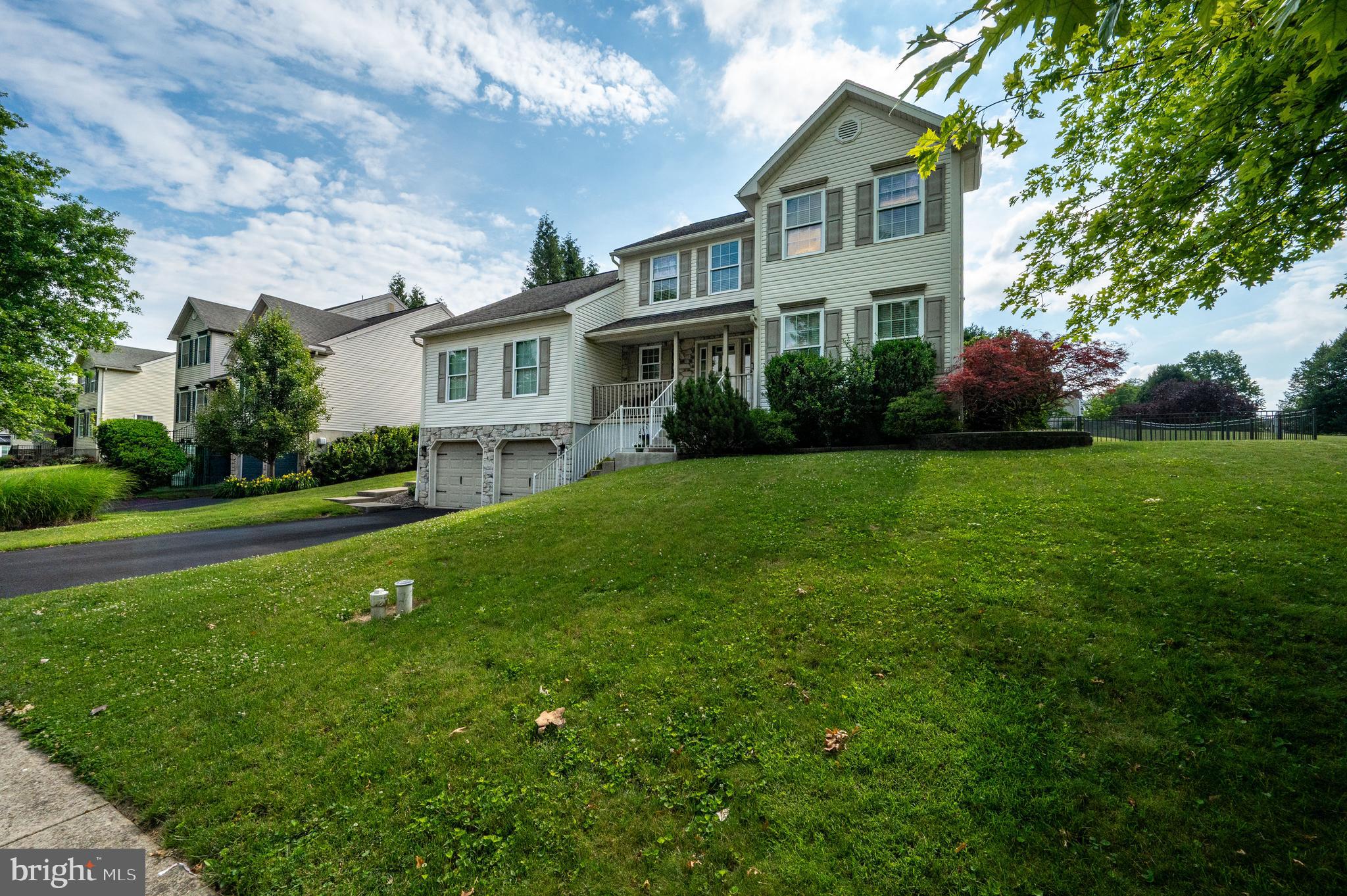 COLLEGE HILL - Residential
