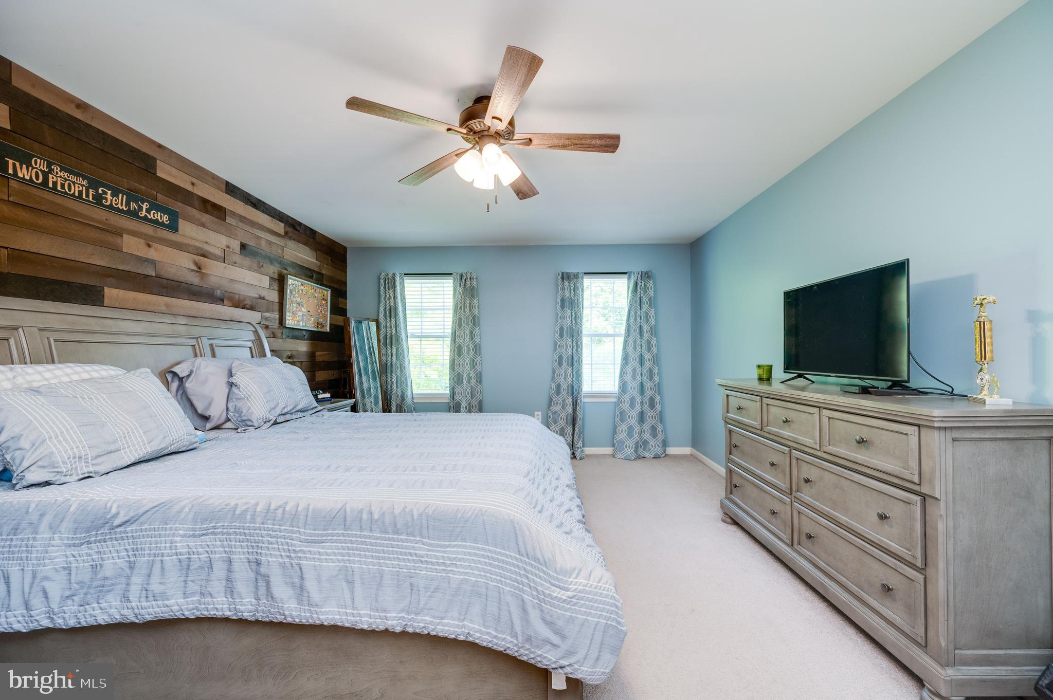COLLEGE HILL - Residential
