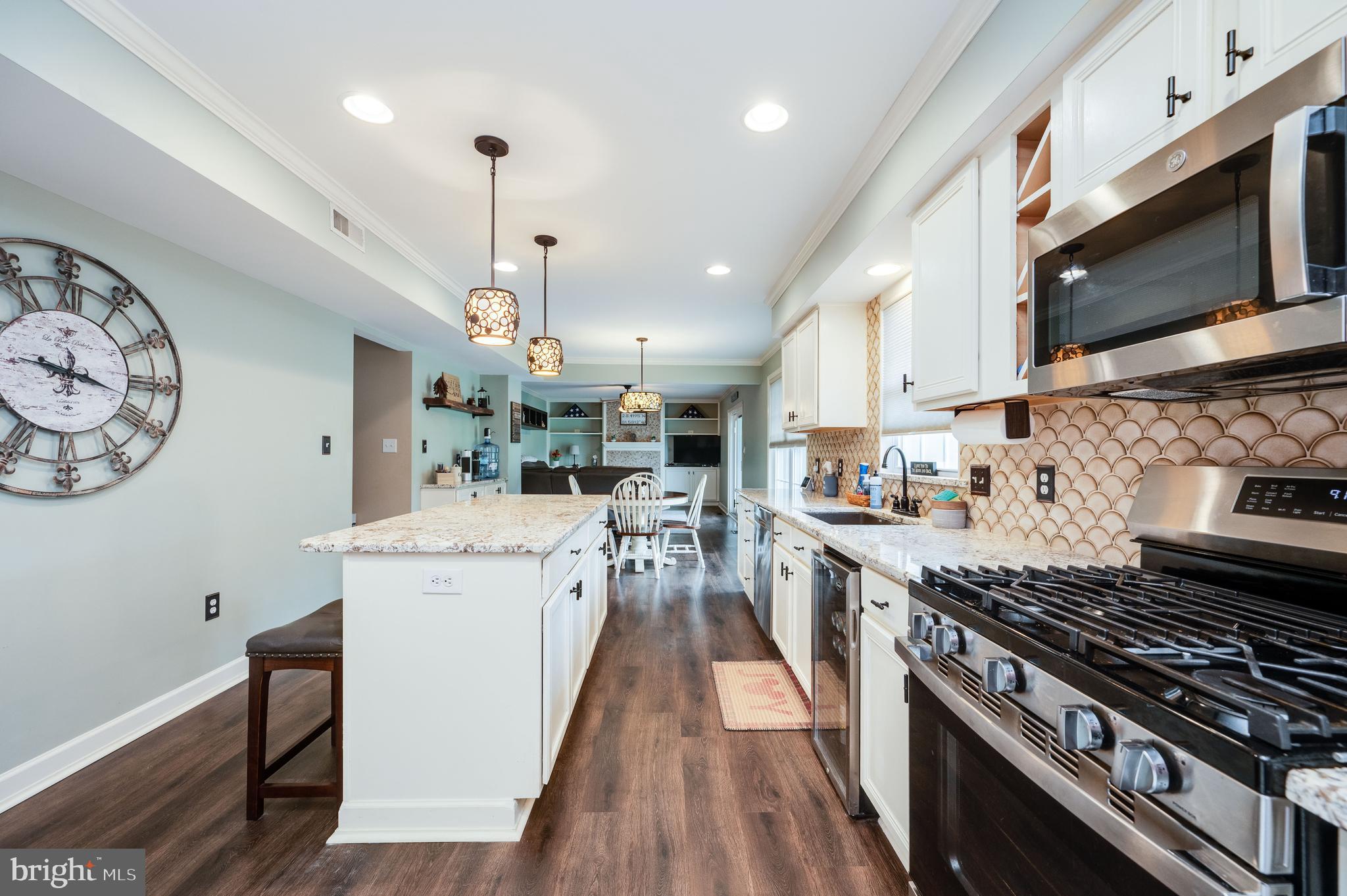 COLLEGE HILL - Residential