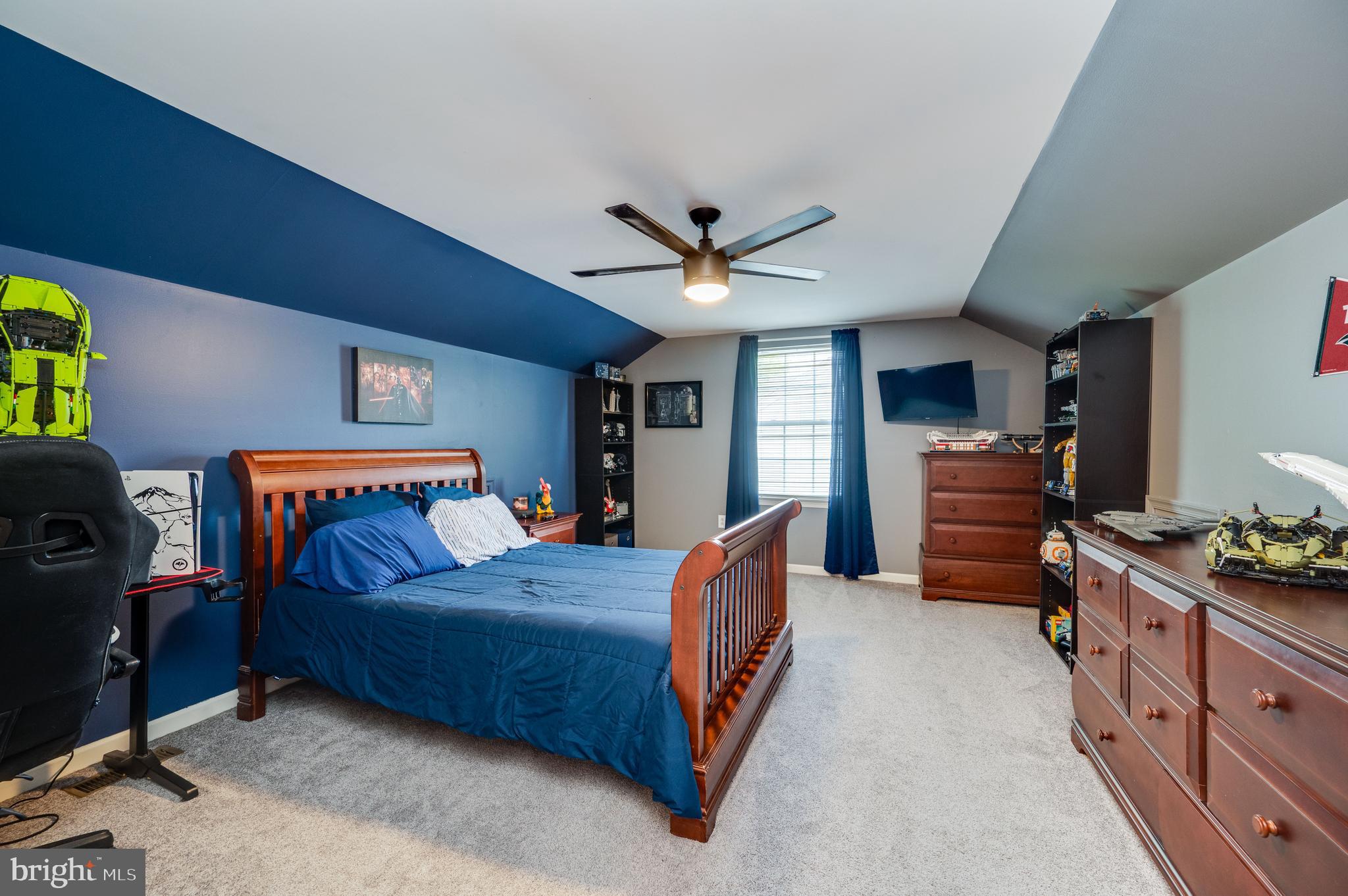 COLLEGE HILL - Residential