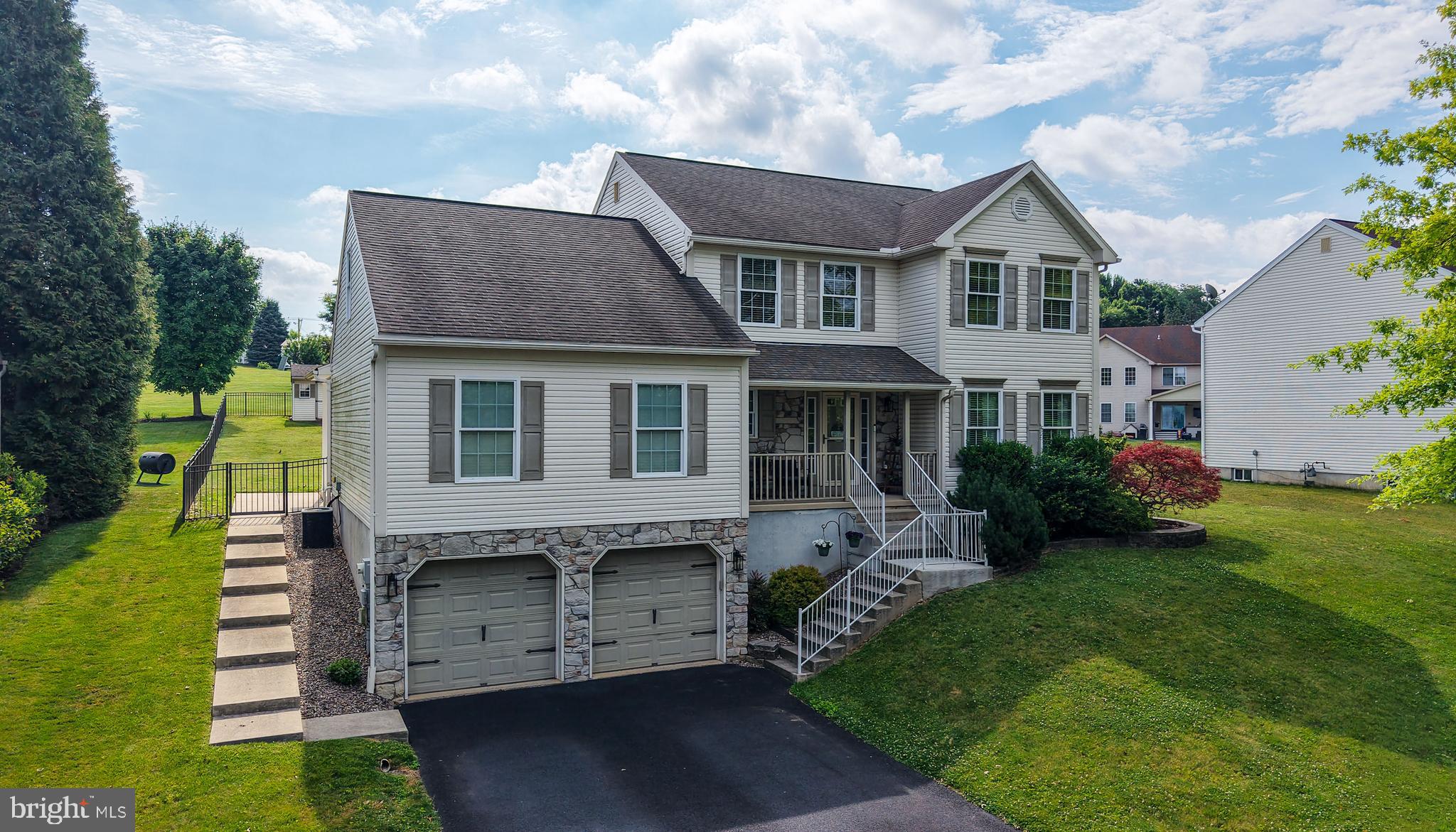 COLLEGE HILL - Residential