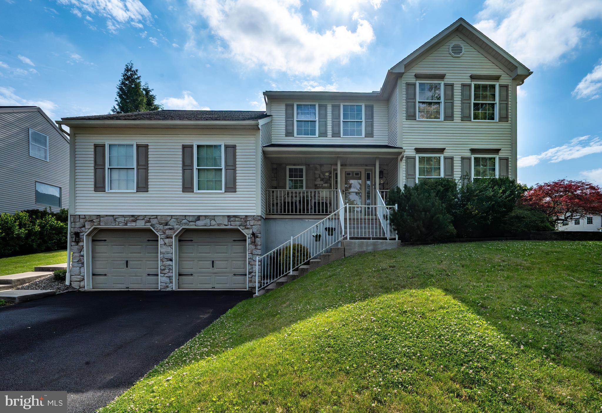 COLLEGE HILL - Residential