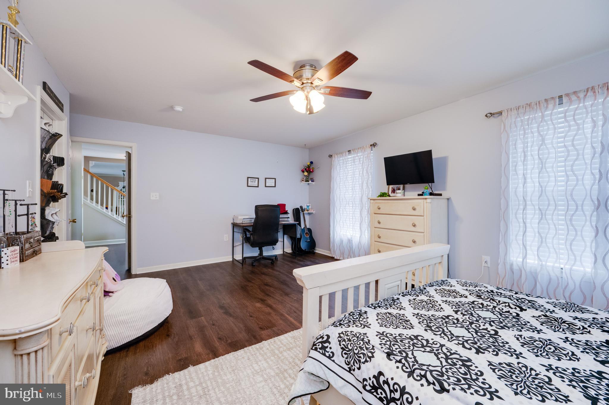 COLLEGE HILL - Residential