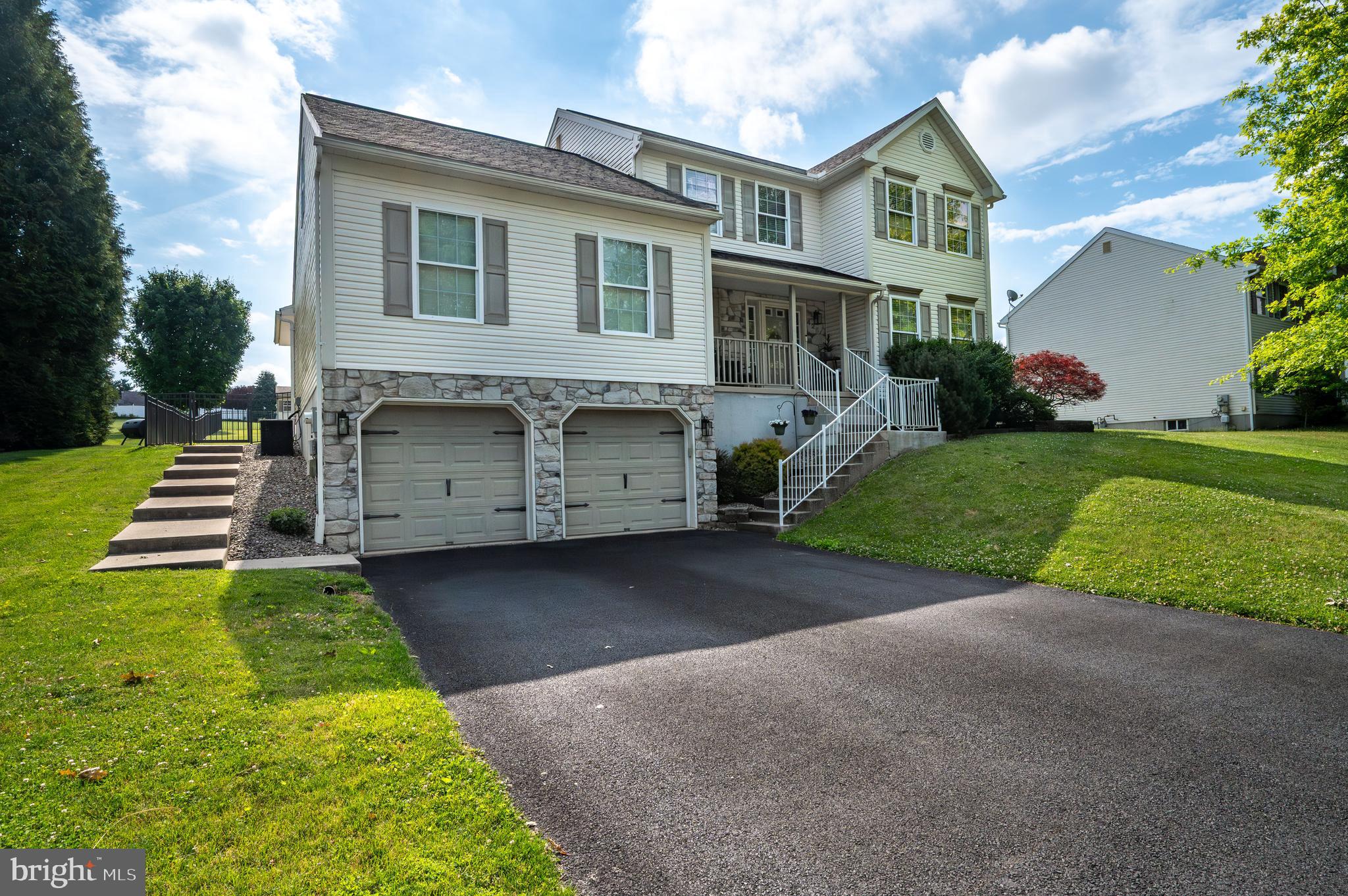 COLLEGE HILL - Residential