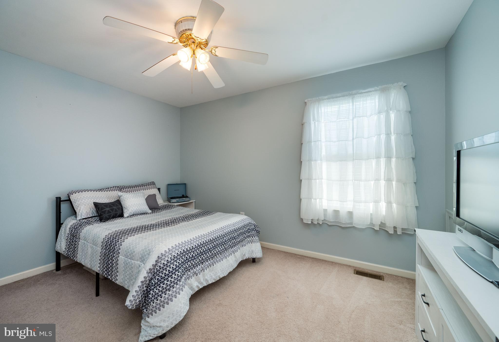 COLLEGE HILL - Residential