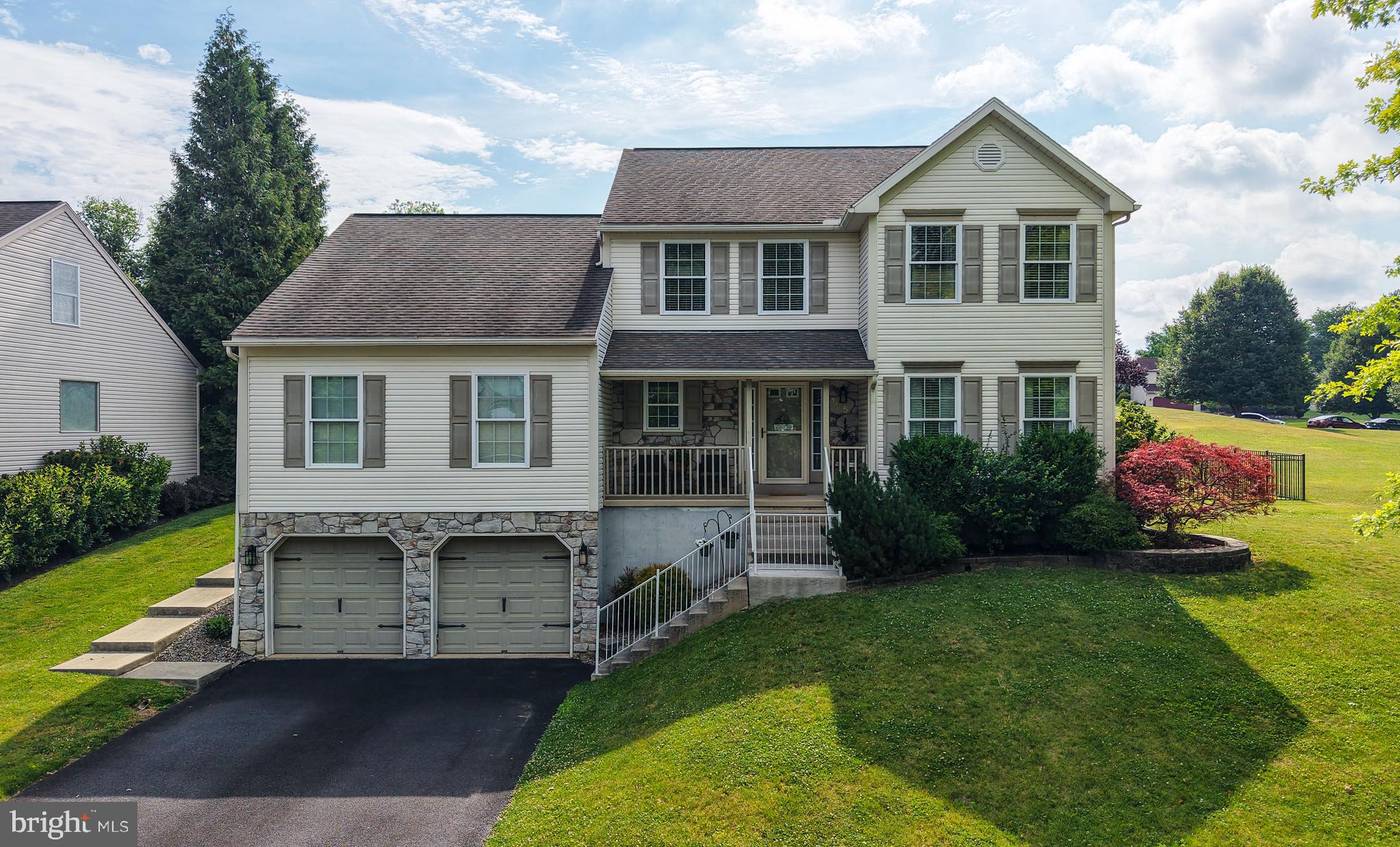 COLLEGE HILL - Residential