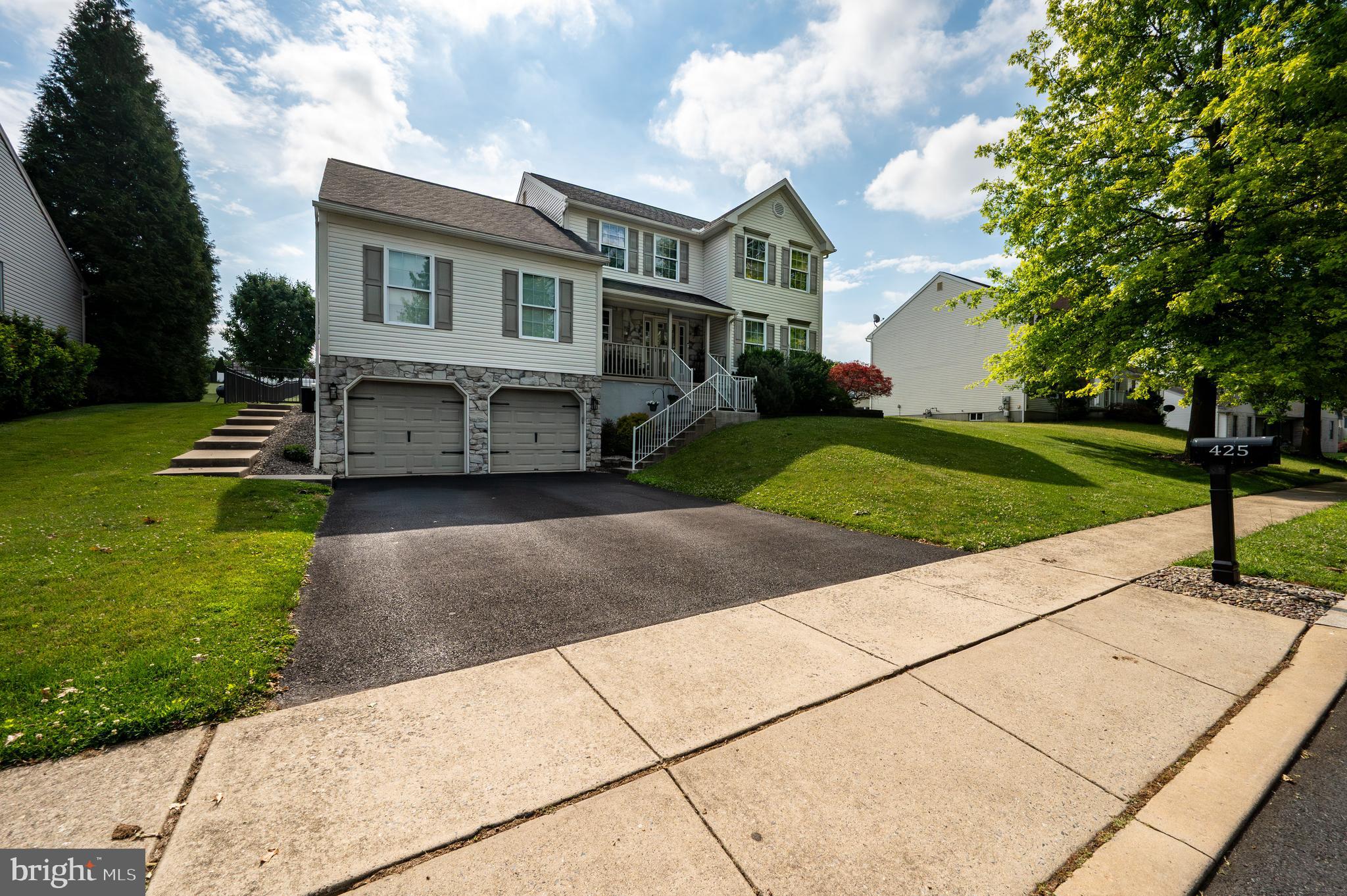 COLLEGE HILL - Residential