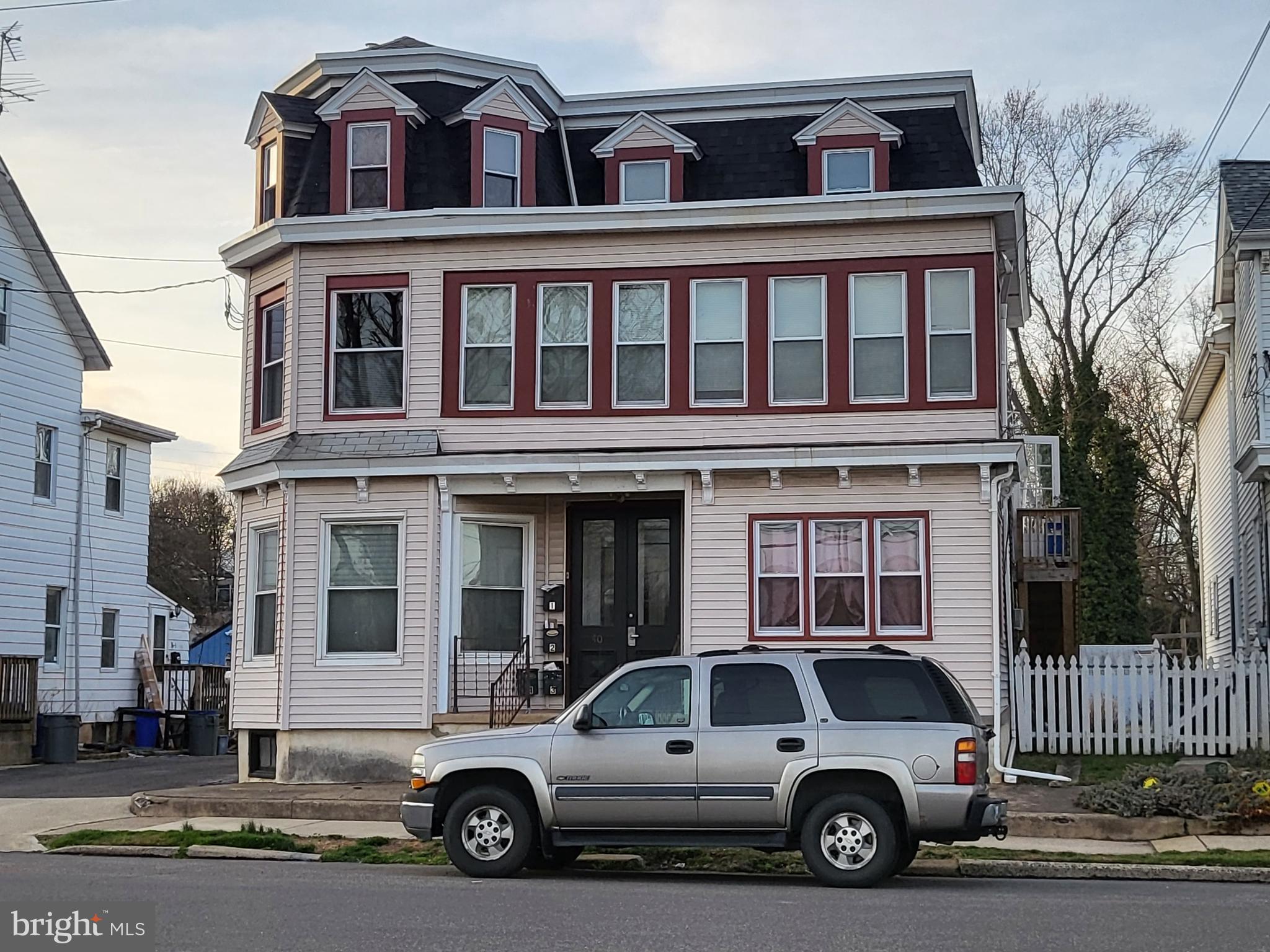 UNION SQUARE - Residential Lease