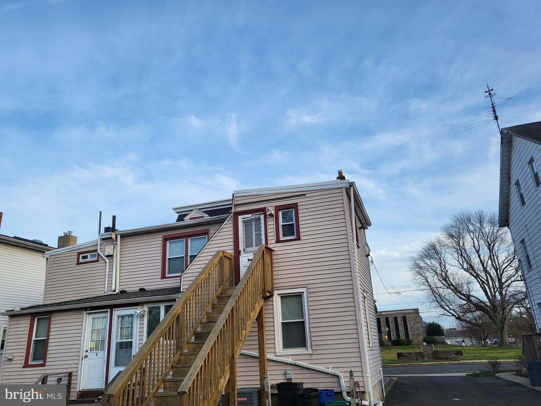 UNION SQUARE - Residential Lease