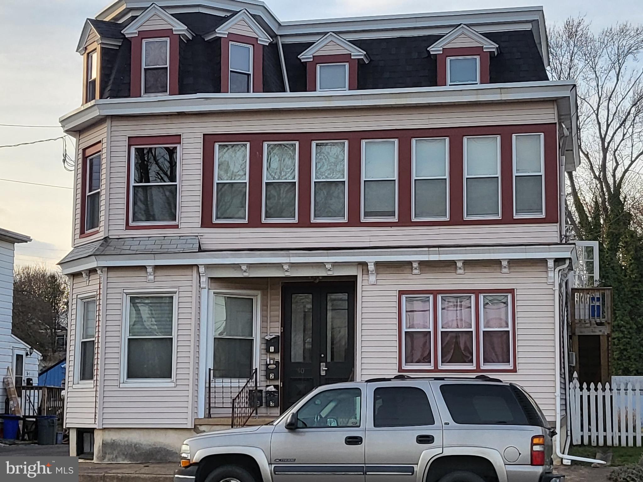 UNION SQUARE - Residential Lease