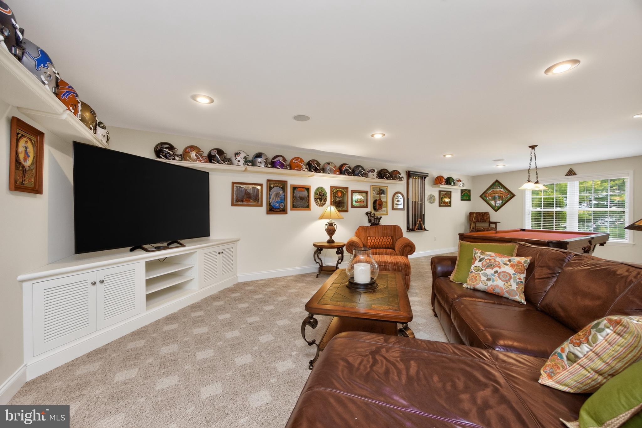 THE WOODS AT ROCK RAYMOND - Residential