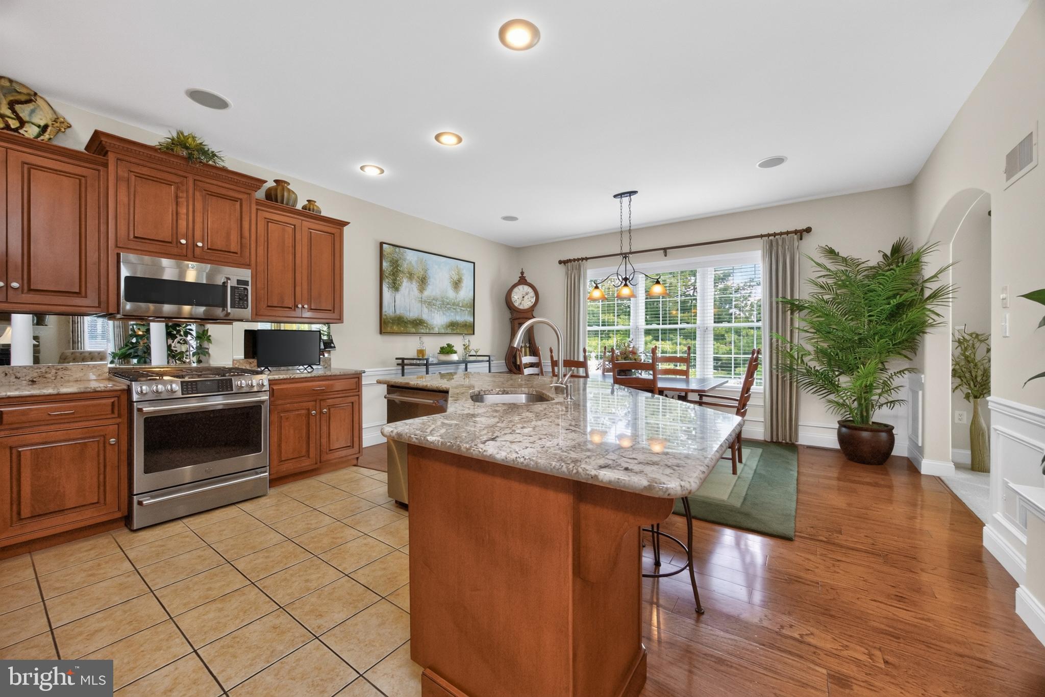 THE WOODS AT ROCK RAYMOND - Residential