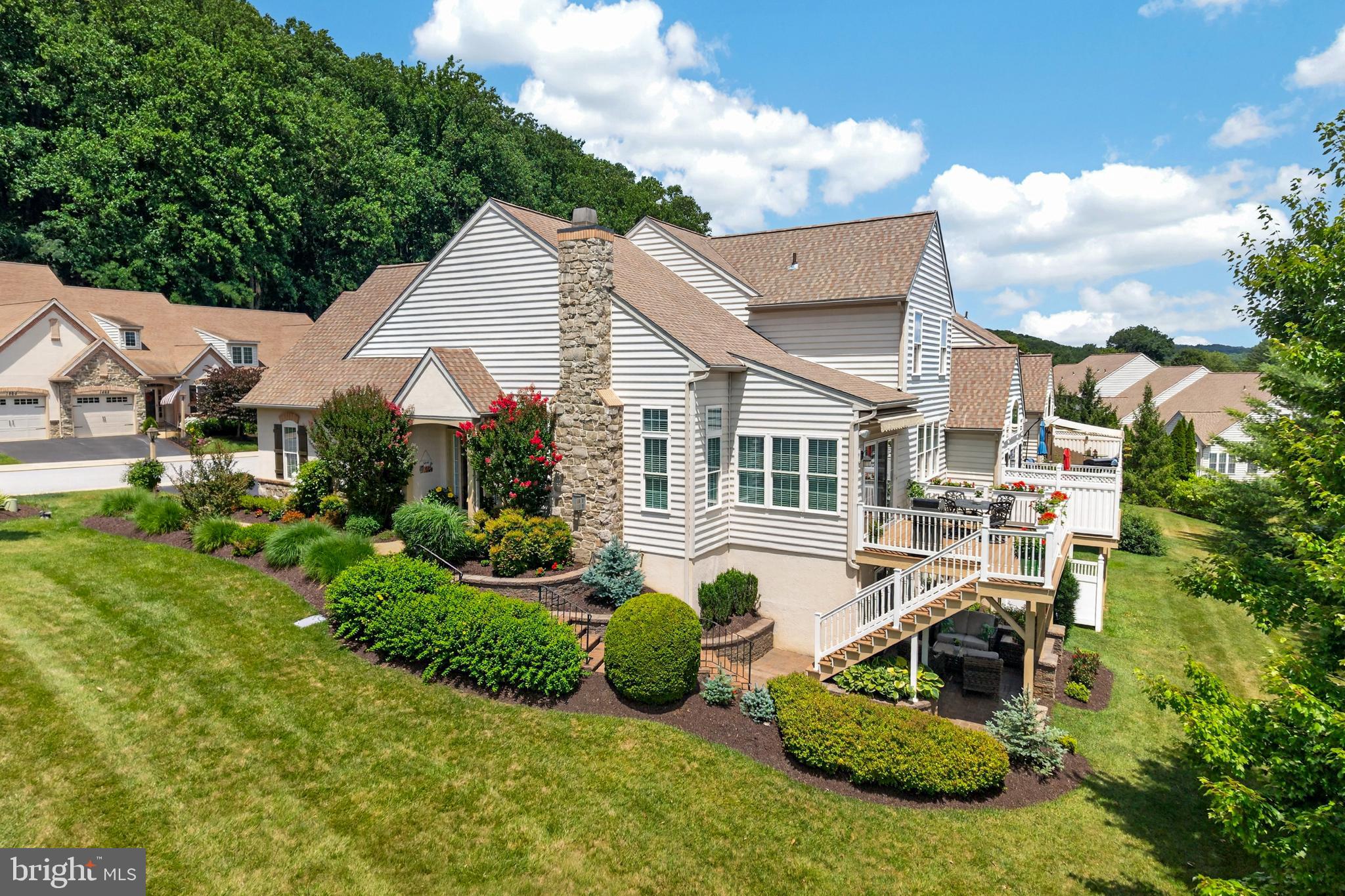 THE WOODS AT ROCK RAYMOND - Residential