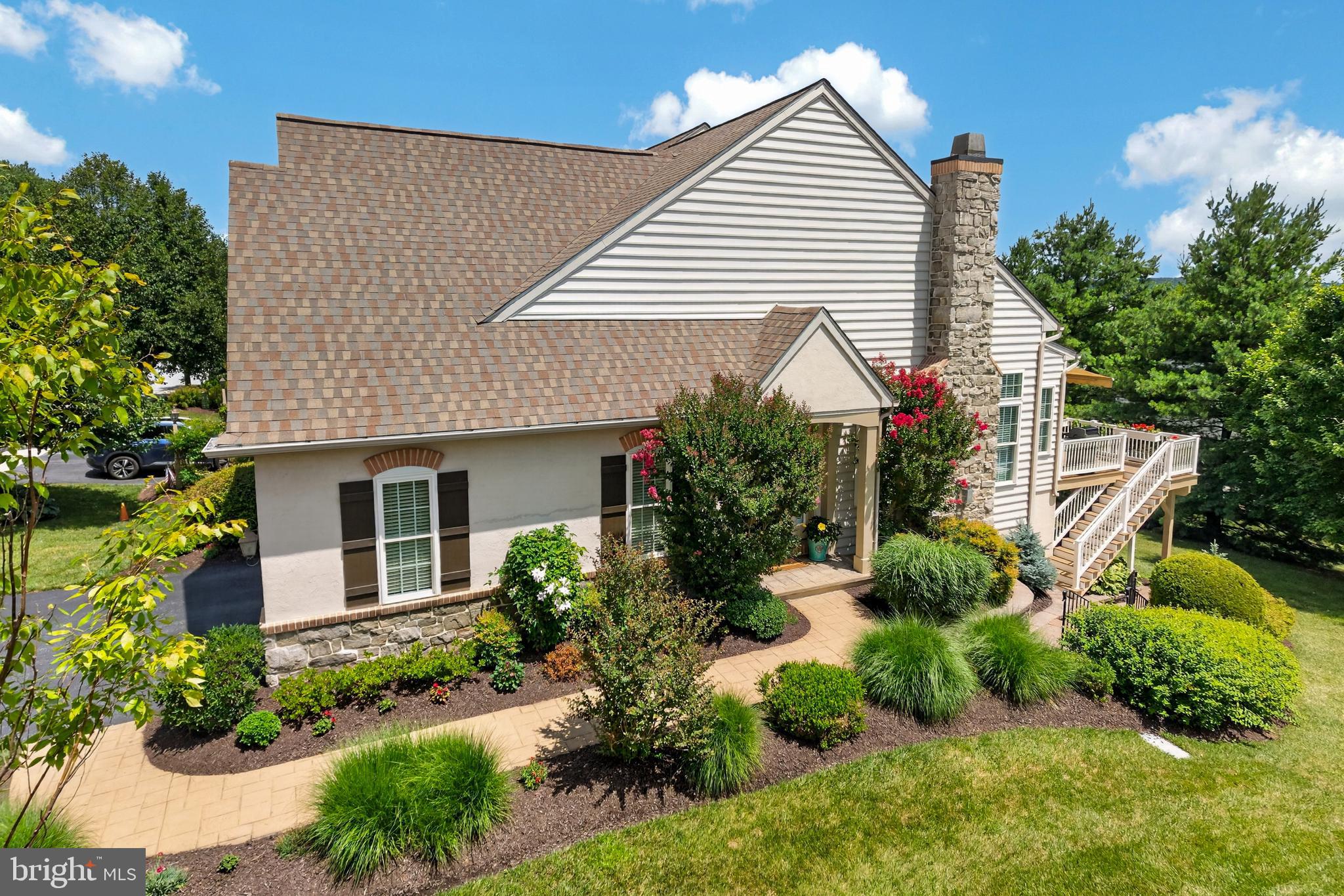 THE WOODS AT ROCK RAYMOND - Residential