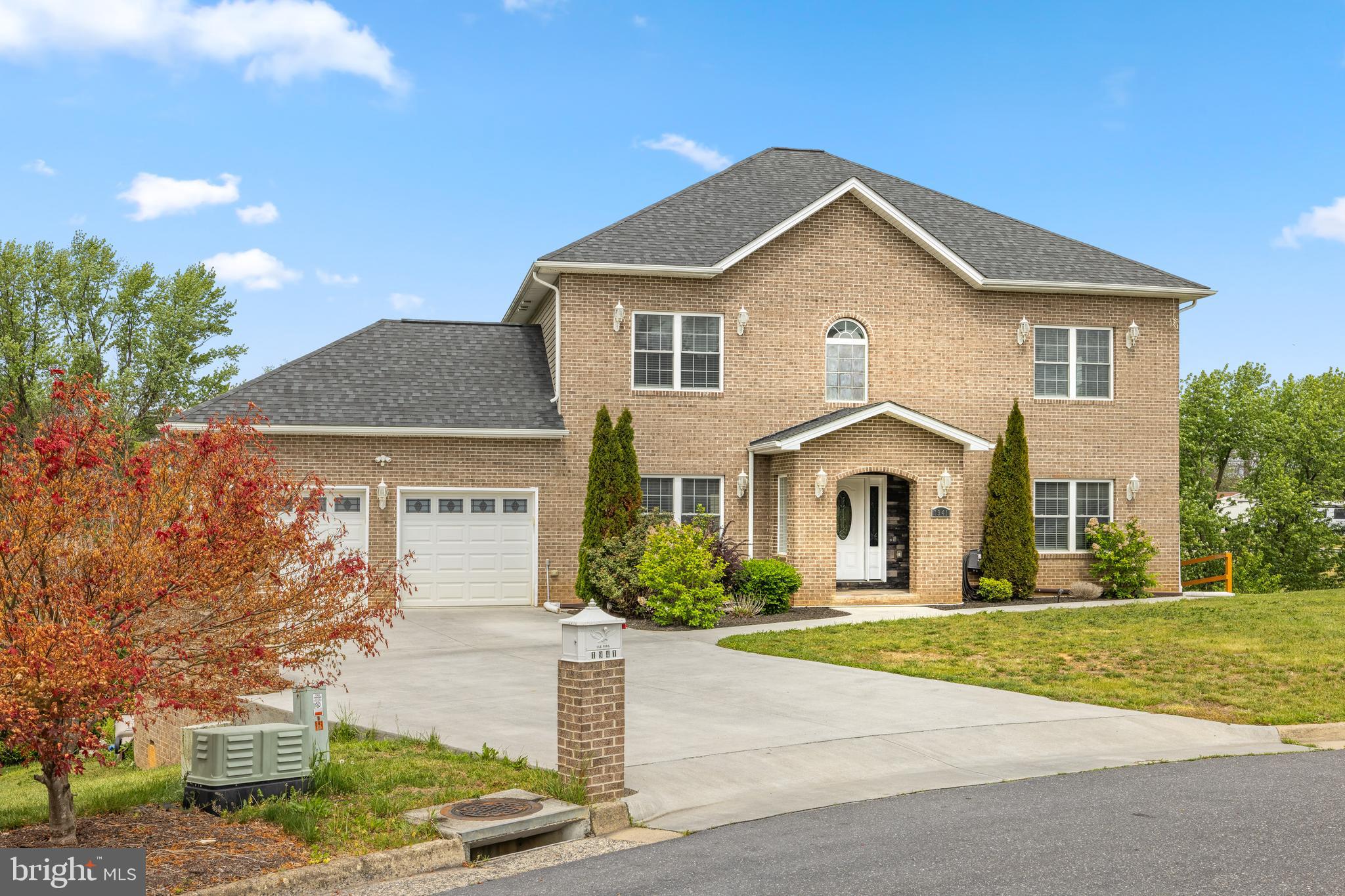 HAMPSHIRE ESTATES - Residential