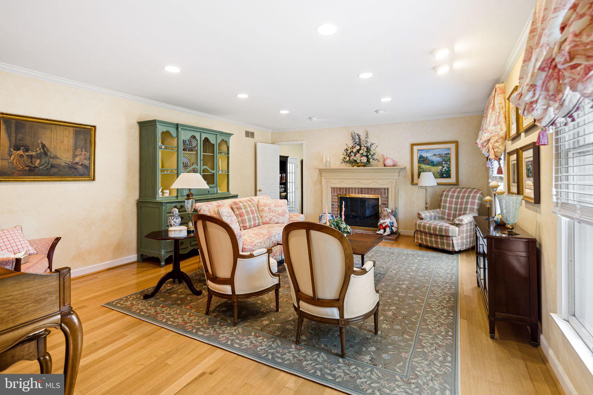 GWYNEDD KNOLL - Residential