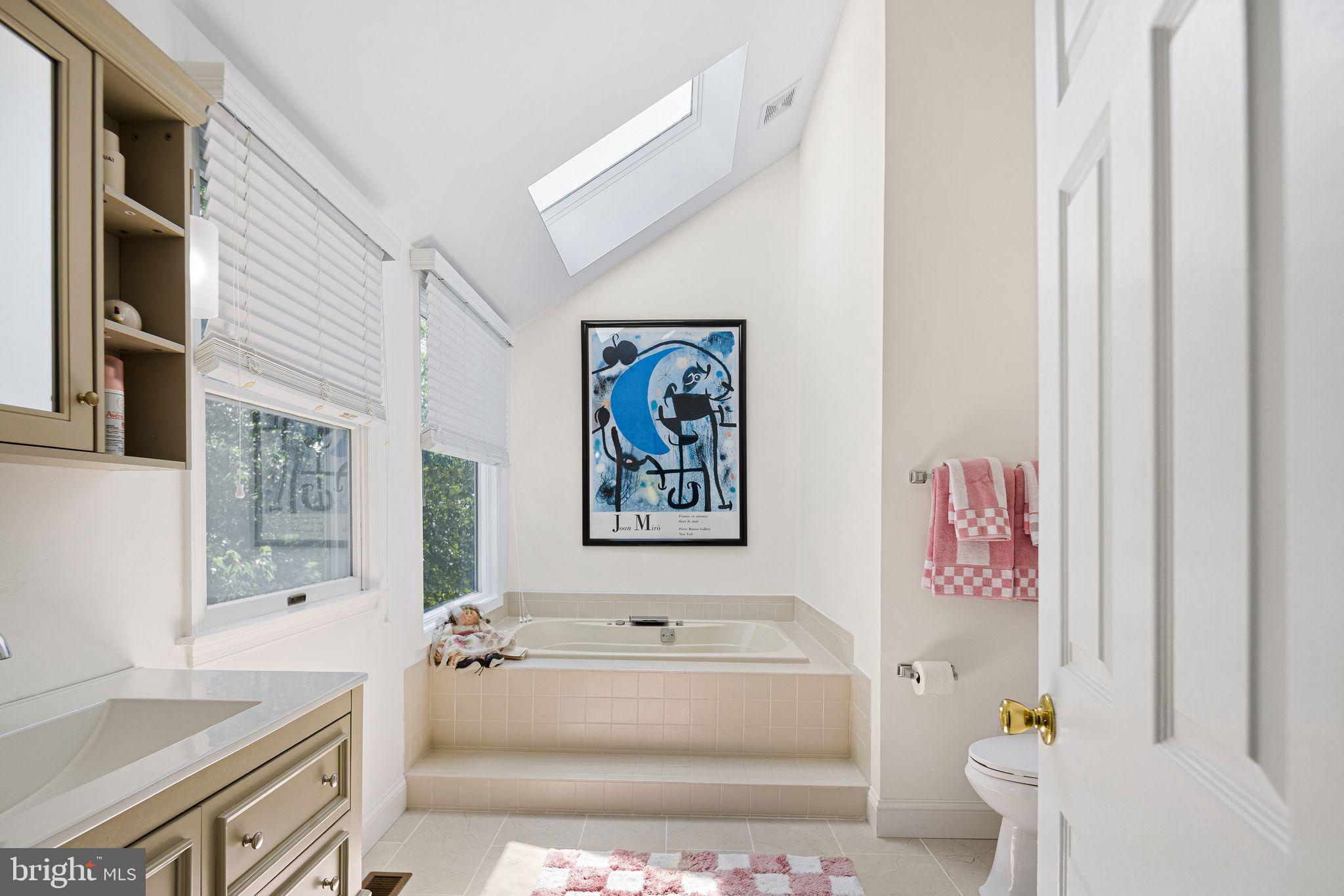 GWYNEDD KNOLL - Residential