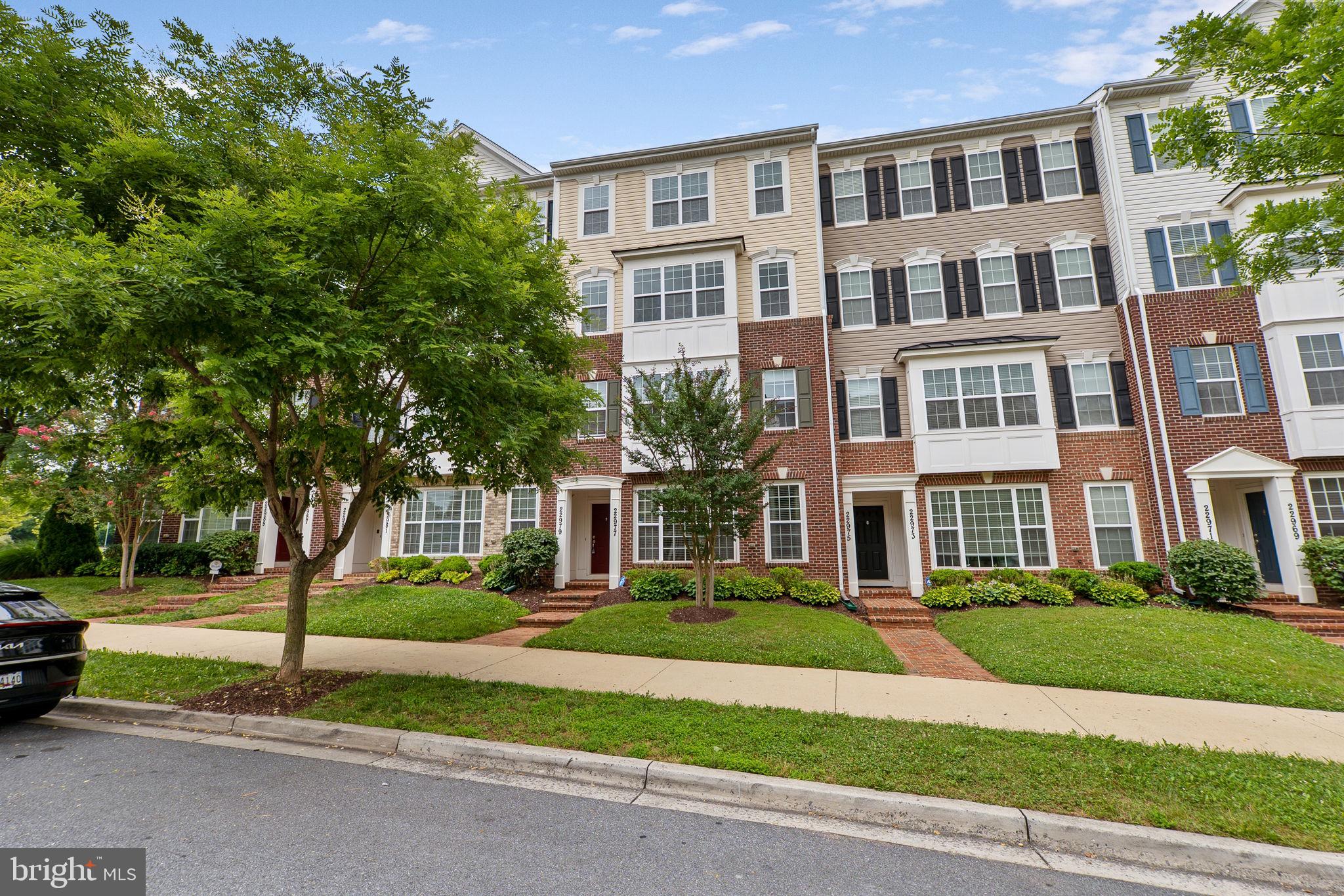 ARORA HILLS - Residential