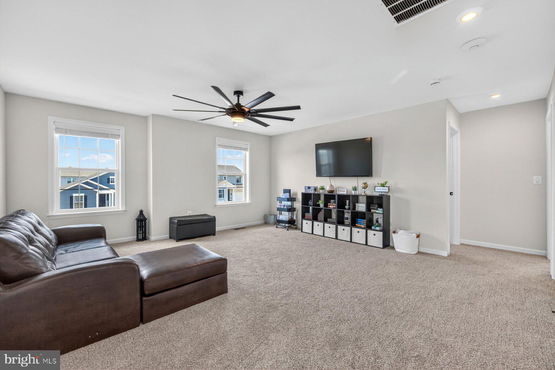 SOUTHERN HILLS - Residential