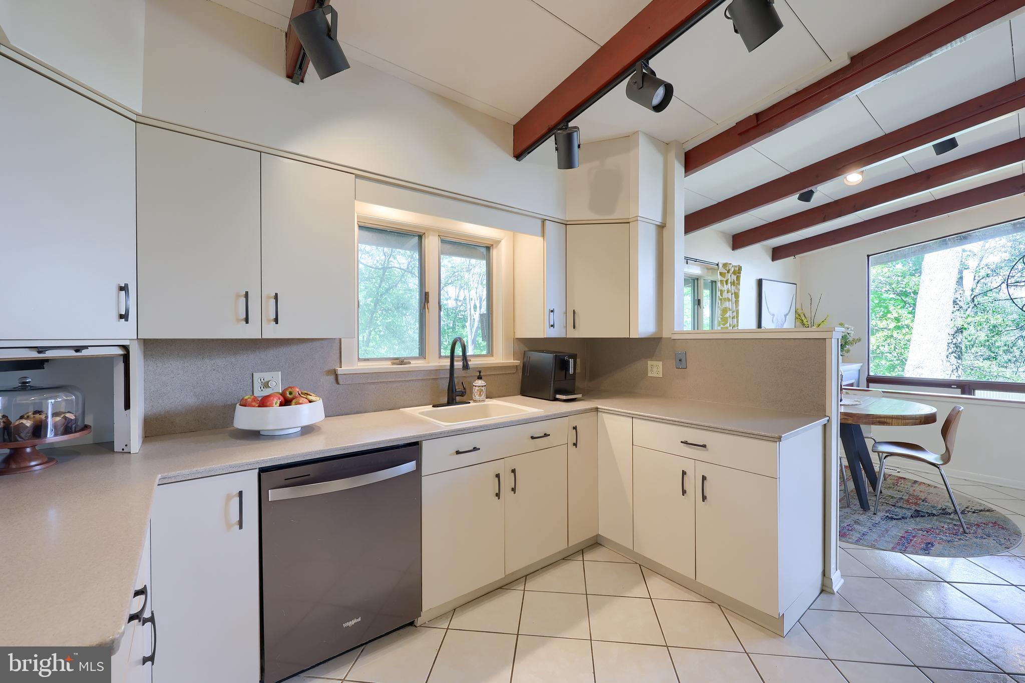 HILLCREST - Residential