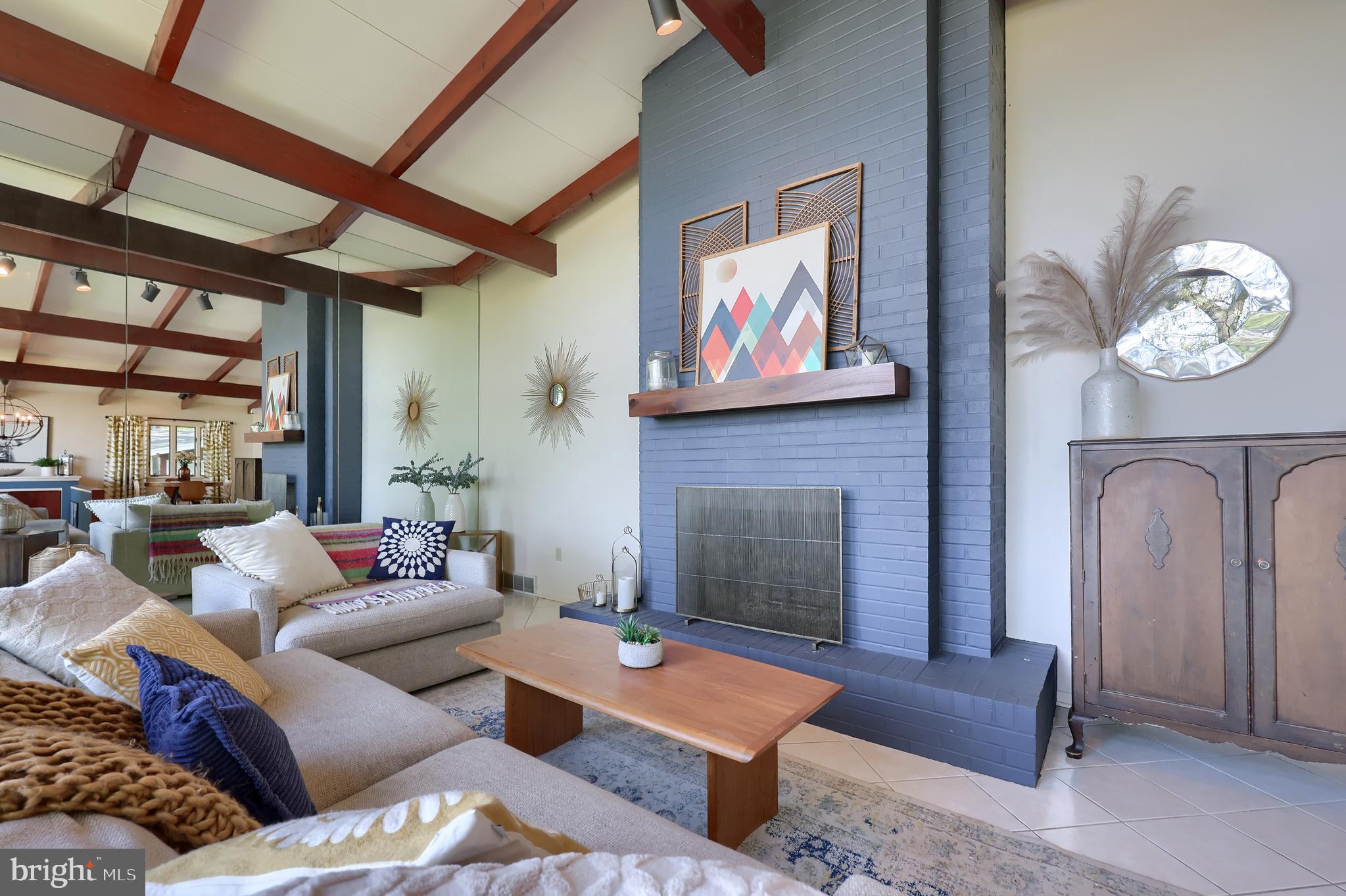 HILLCREST - Residential