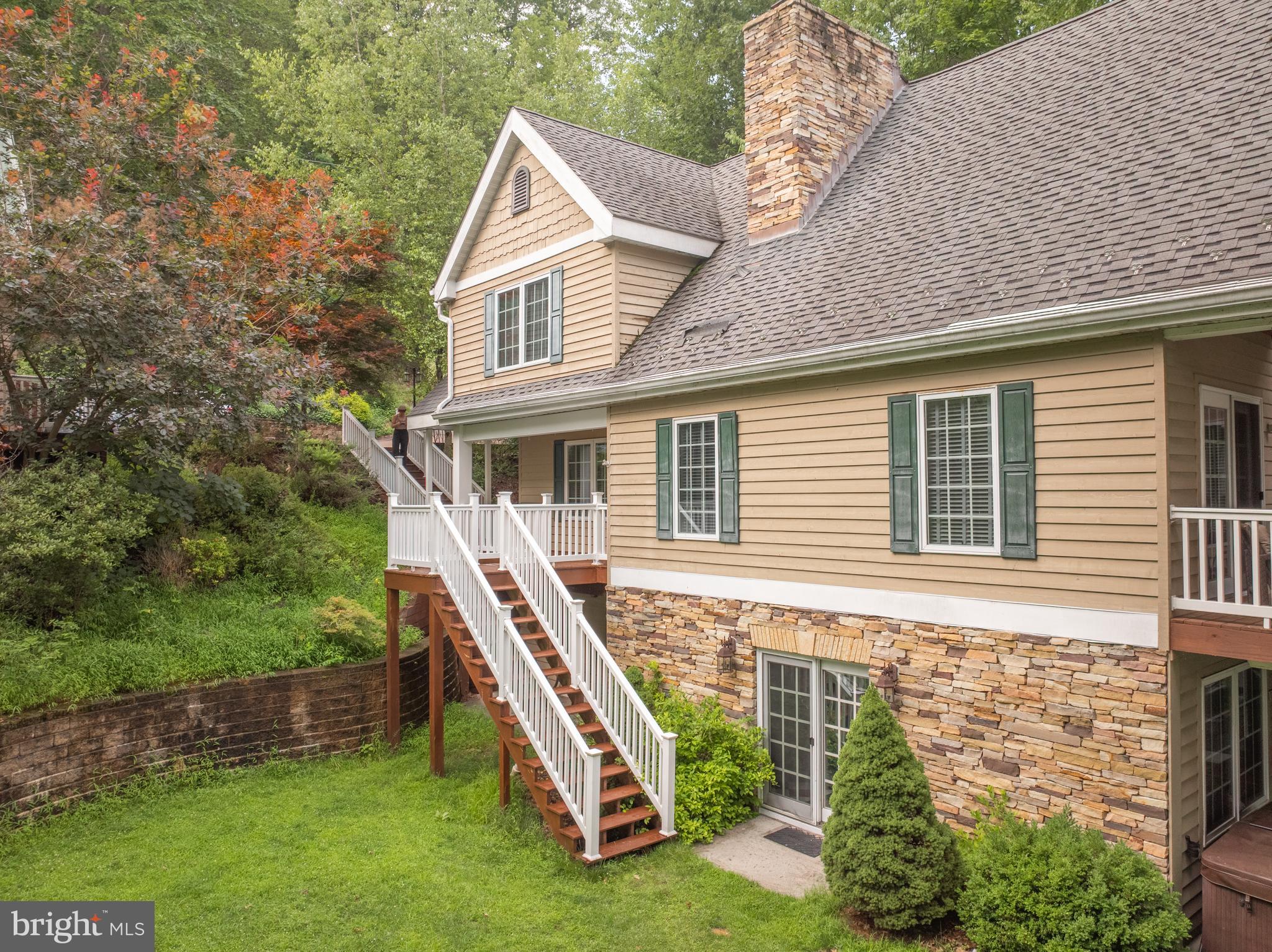 SHINGLE CAMP TERRACE - Residential