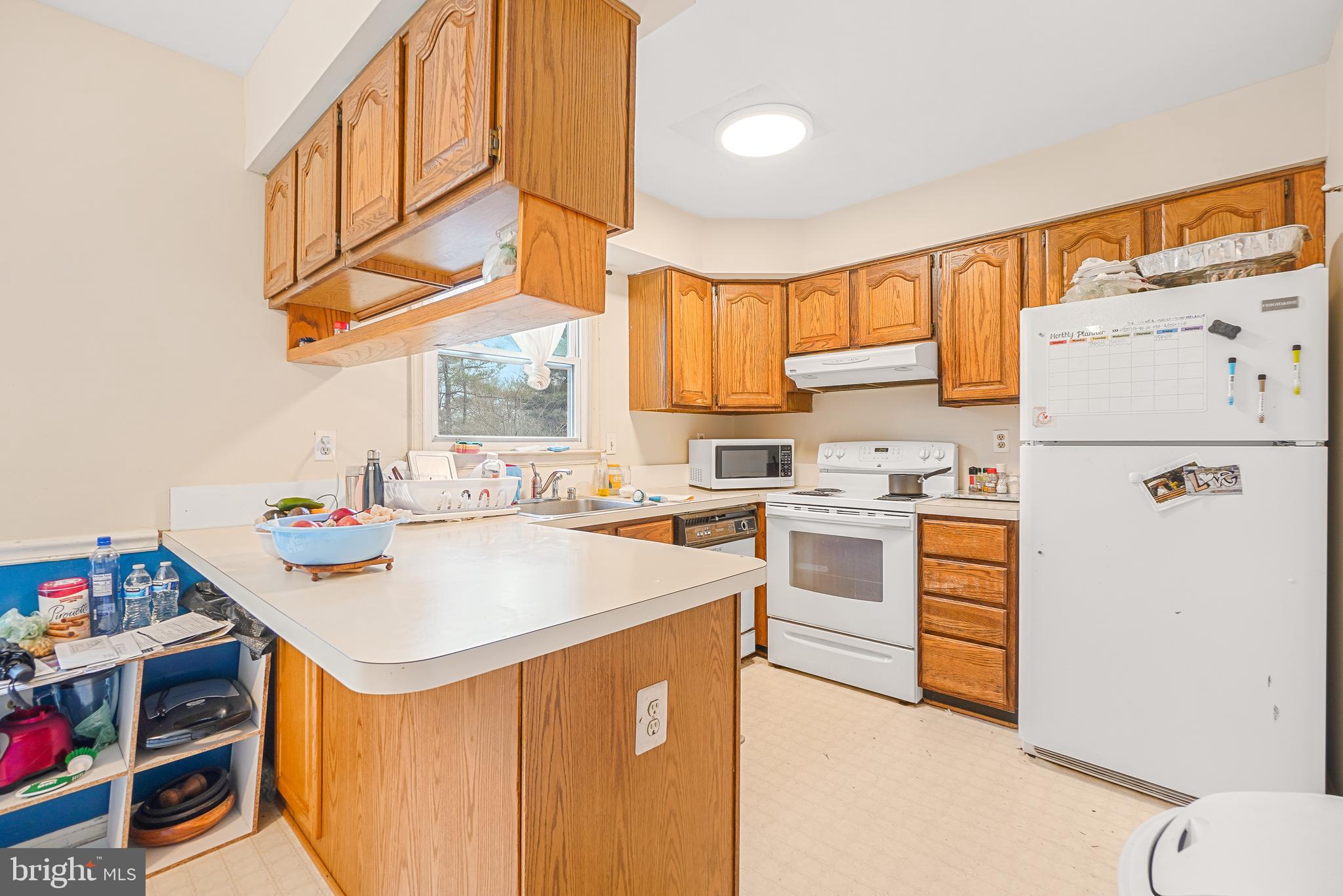 DUMONT OAKS - Residential