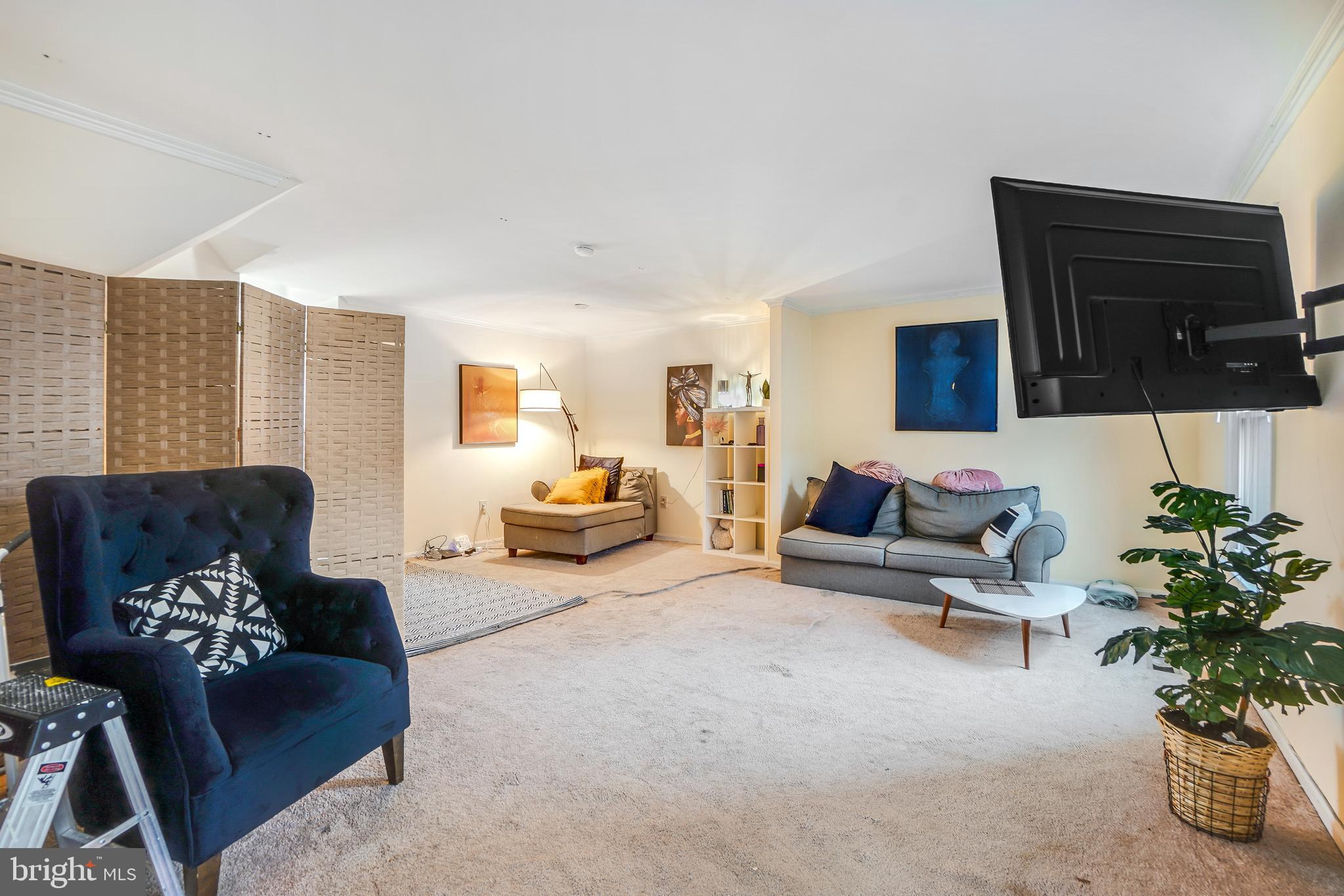 DUMONT OAKS - Residential