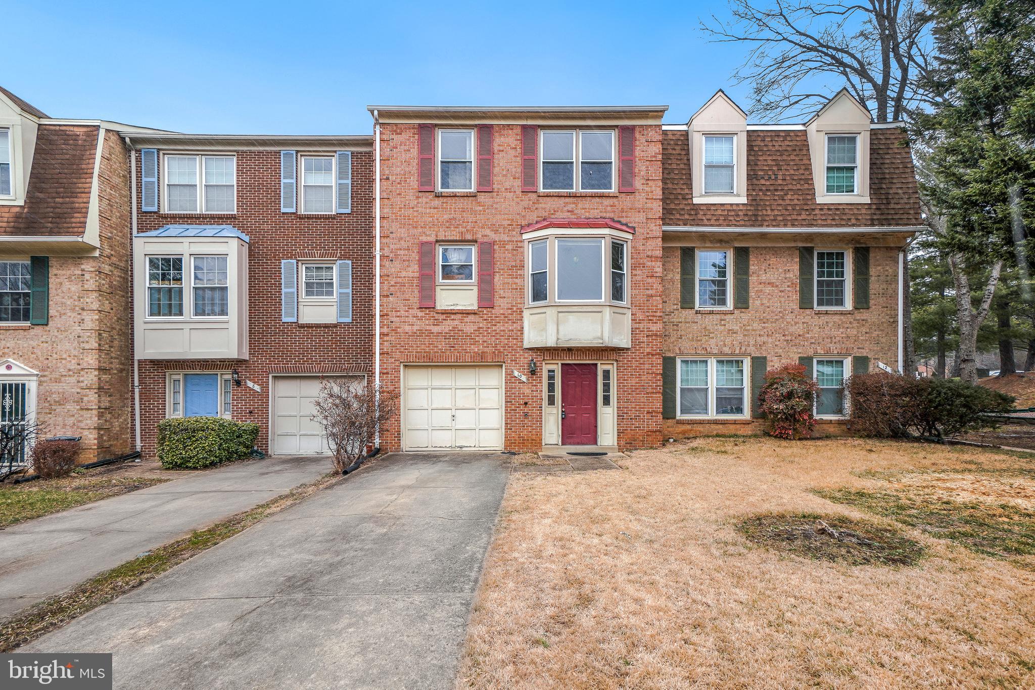 DUMONT OAKS - Residential