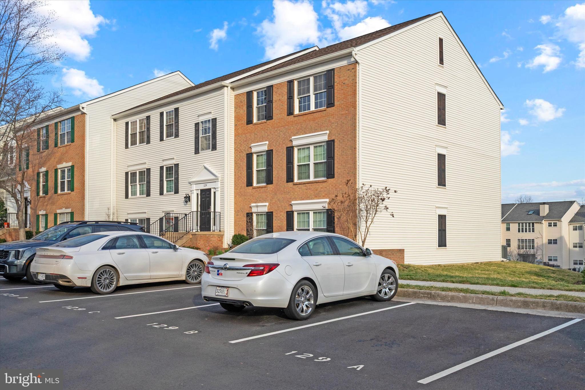FOX CHAPEL AT TUDOR KNOLLS - Residential