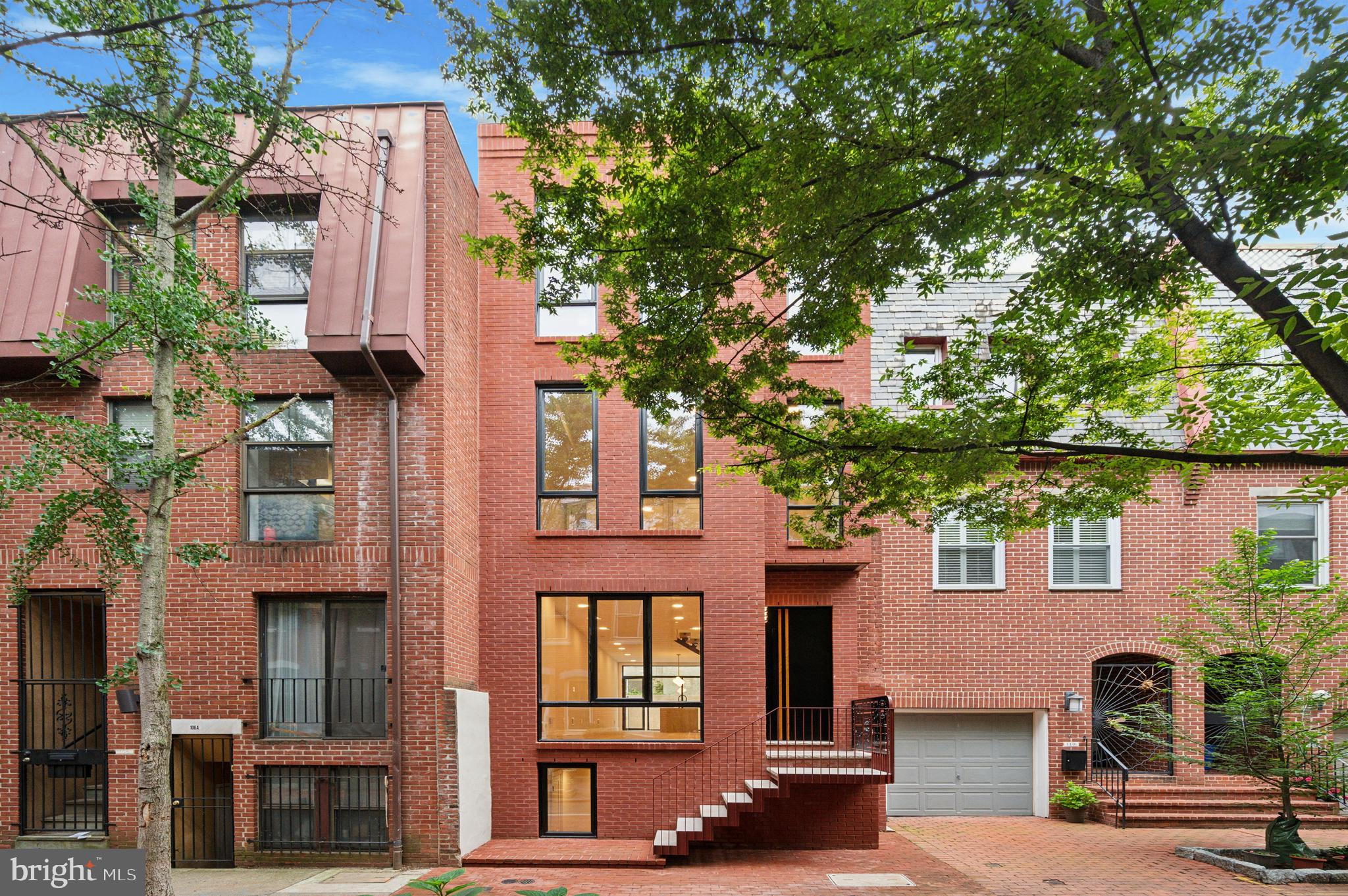 LOGAN SQUARE - Residential