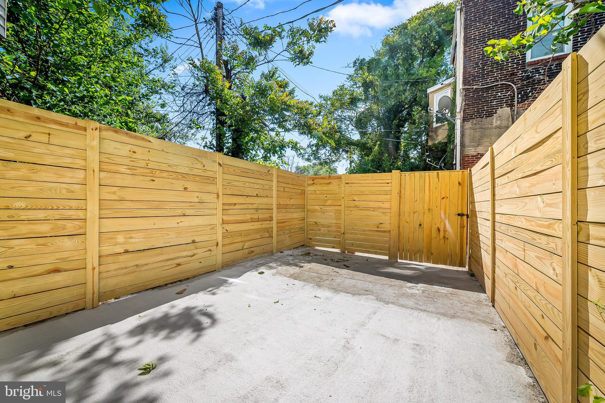 SANDTOWN-WINCHESTER - Residential