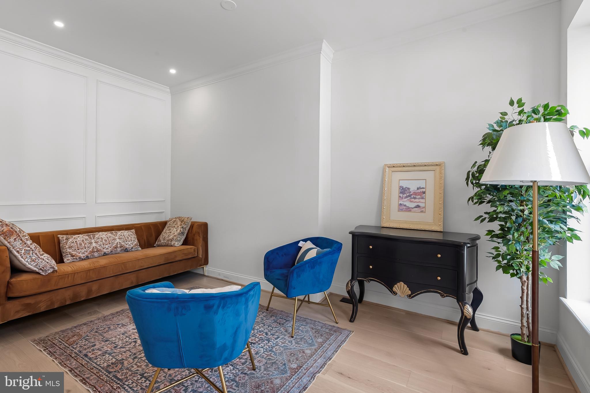 SANDTOWN-WINCHESTER - Residential