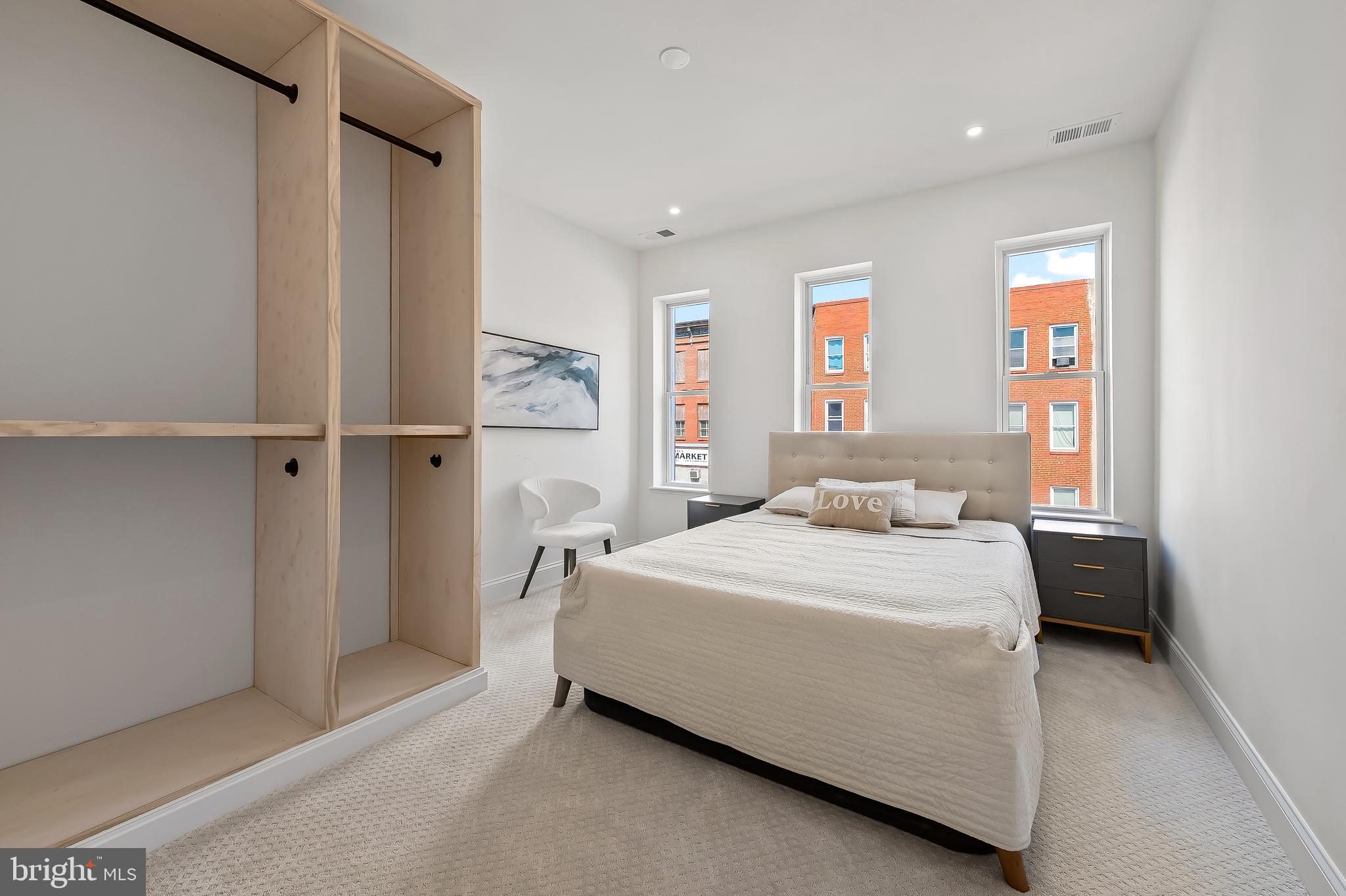SANDTOWN-WINCHESTER - Residential