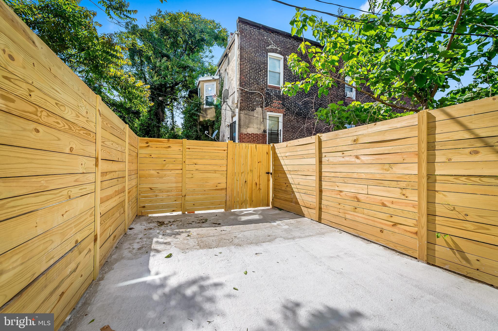 SANDTOWN-WINCHESTER - Residential