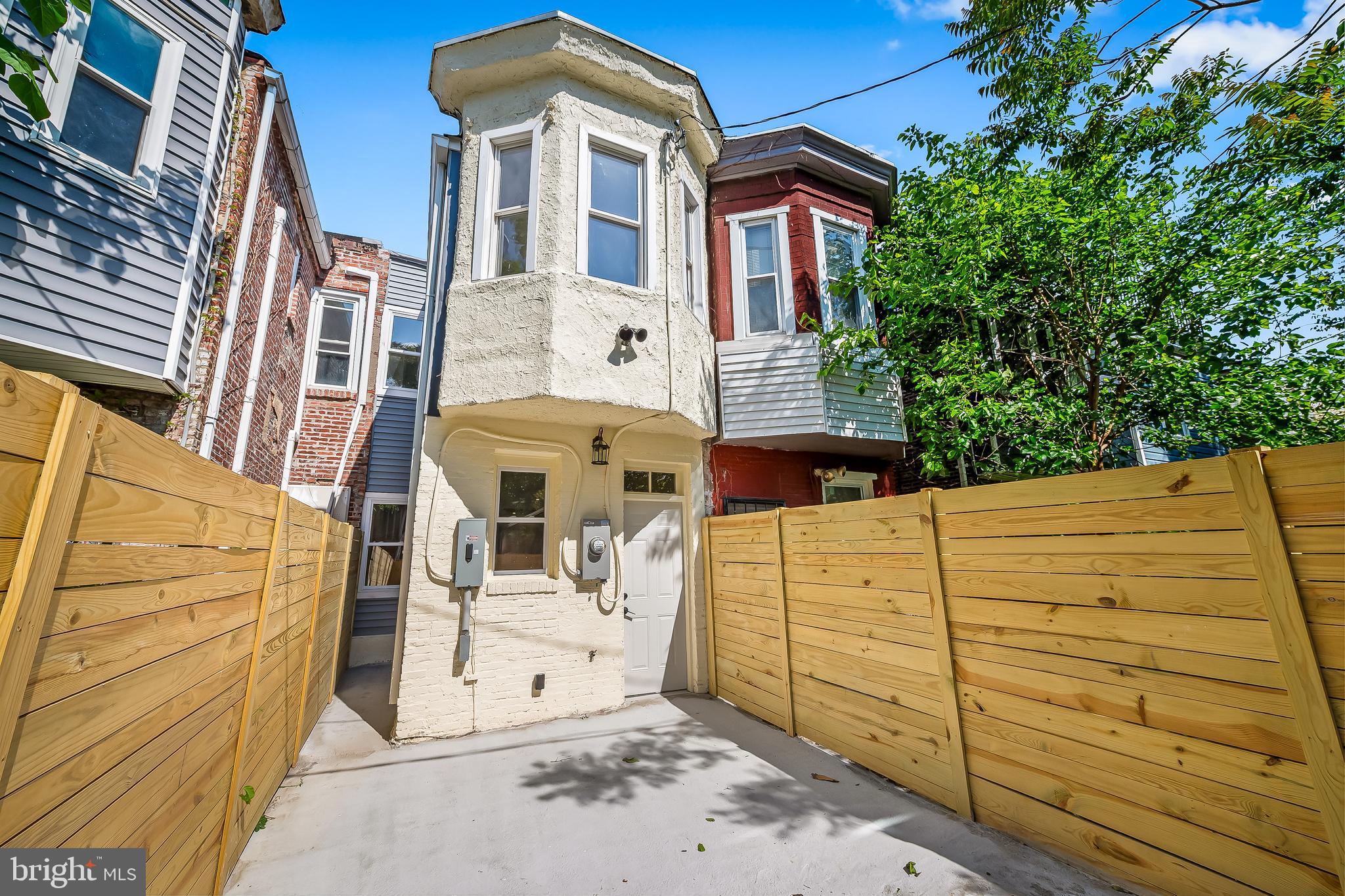 SANDTOWN-WINCHESTER - Residential