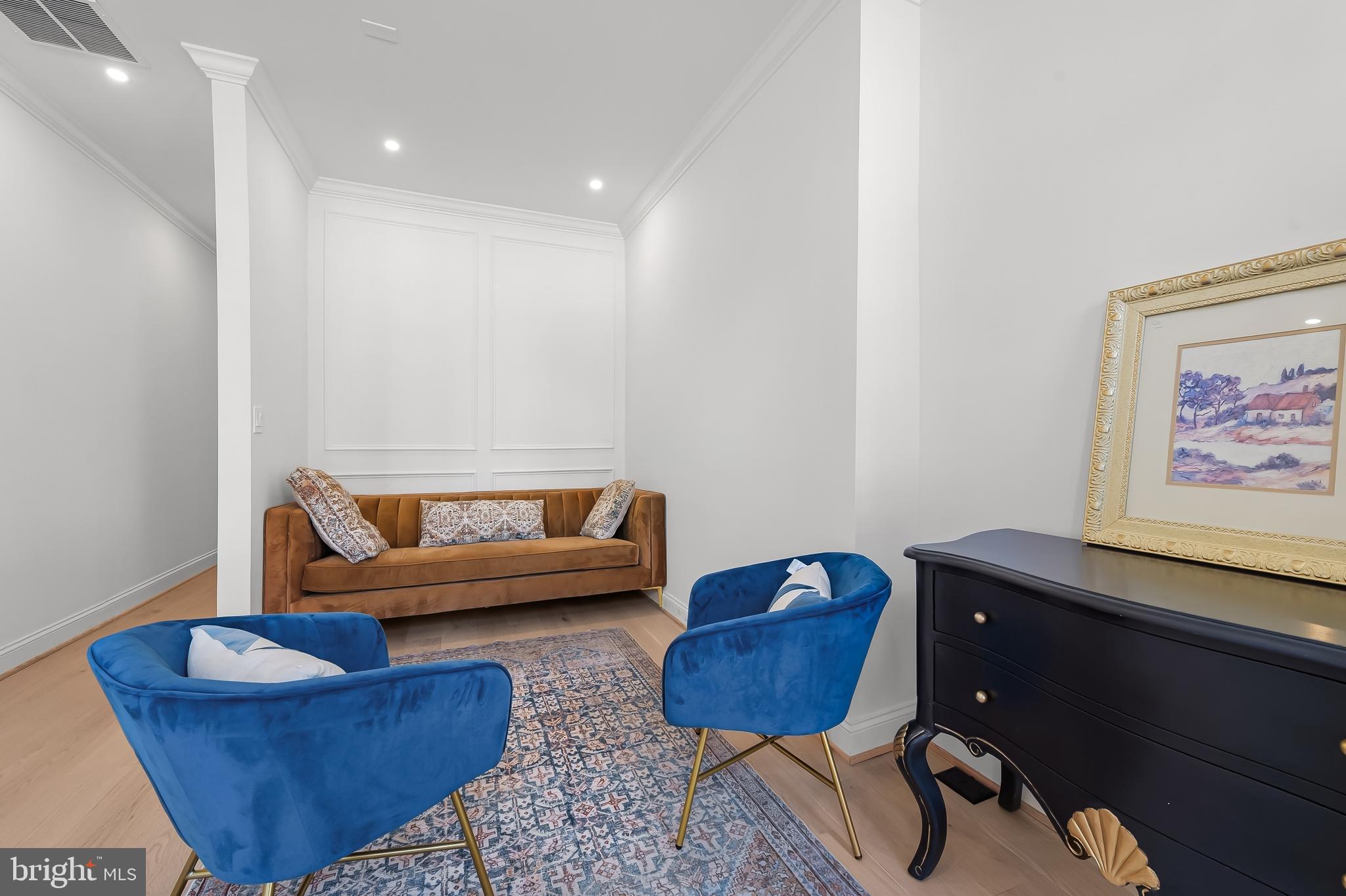 SANDTOWN-WINCHESTER - Residential