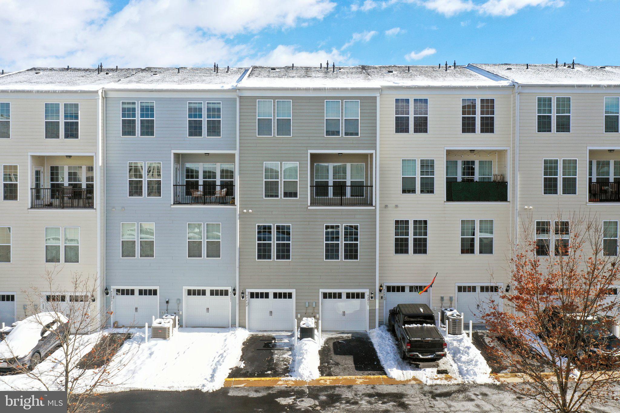 TOWNES AT GOOSE CREEK VILLAGE - Residential