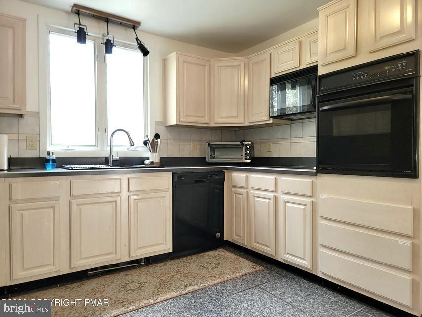 POCONO FARMS - Residential