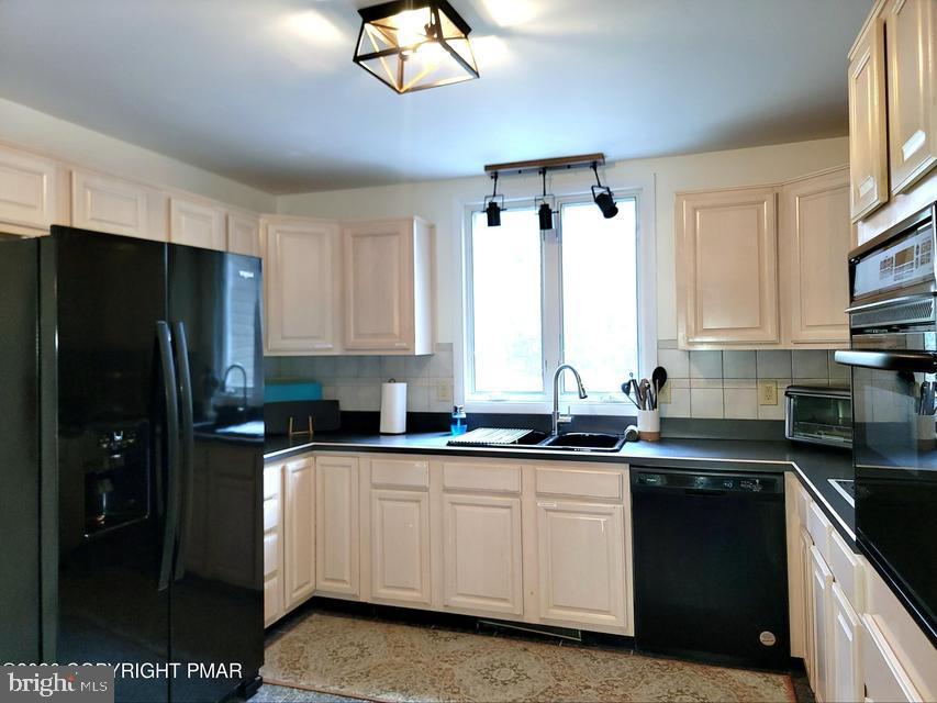 POCONO FARMS - Residential