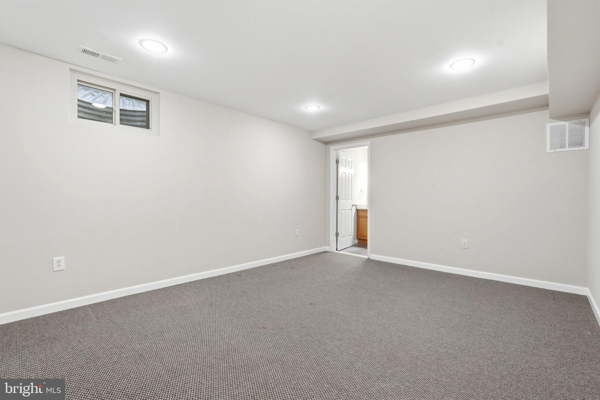 REDLAND STATION - Residential