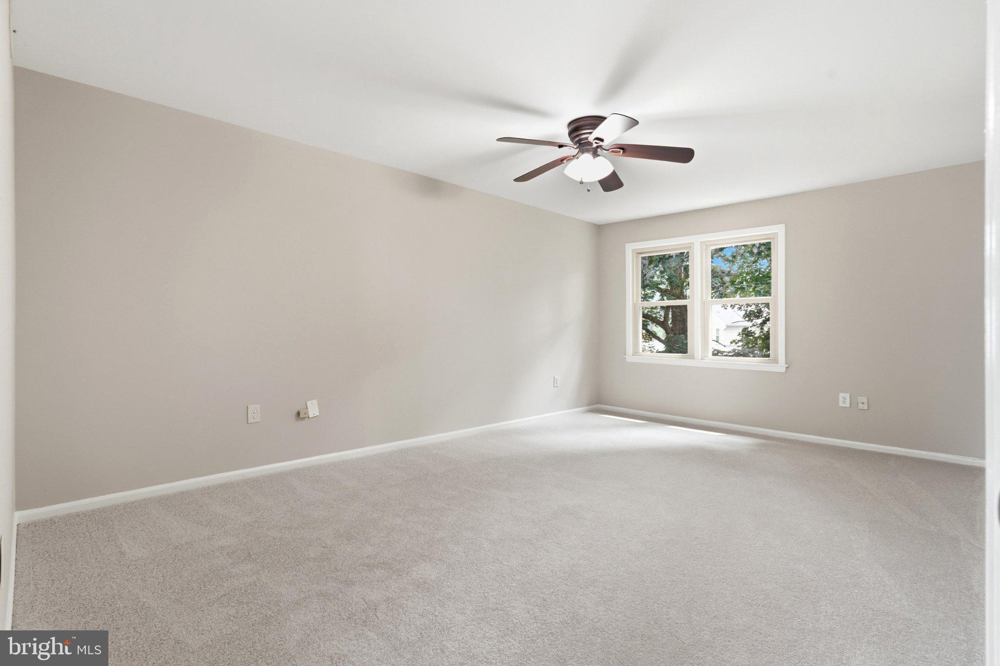 REDLAND STATION - Residential