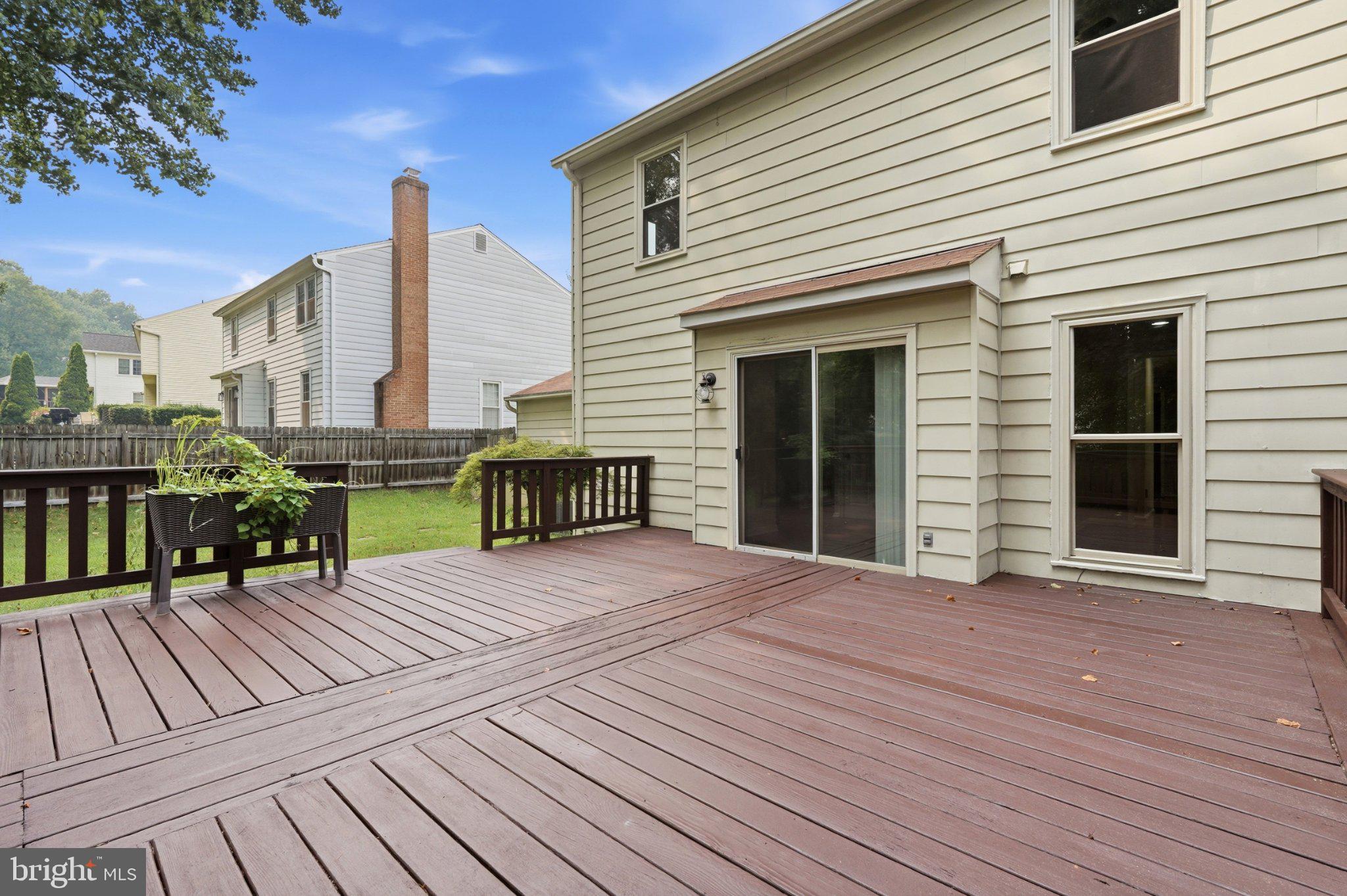 REDLAND STATION - Residential