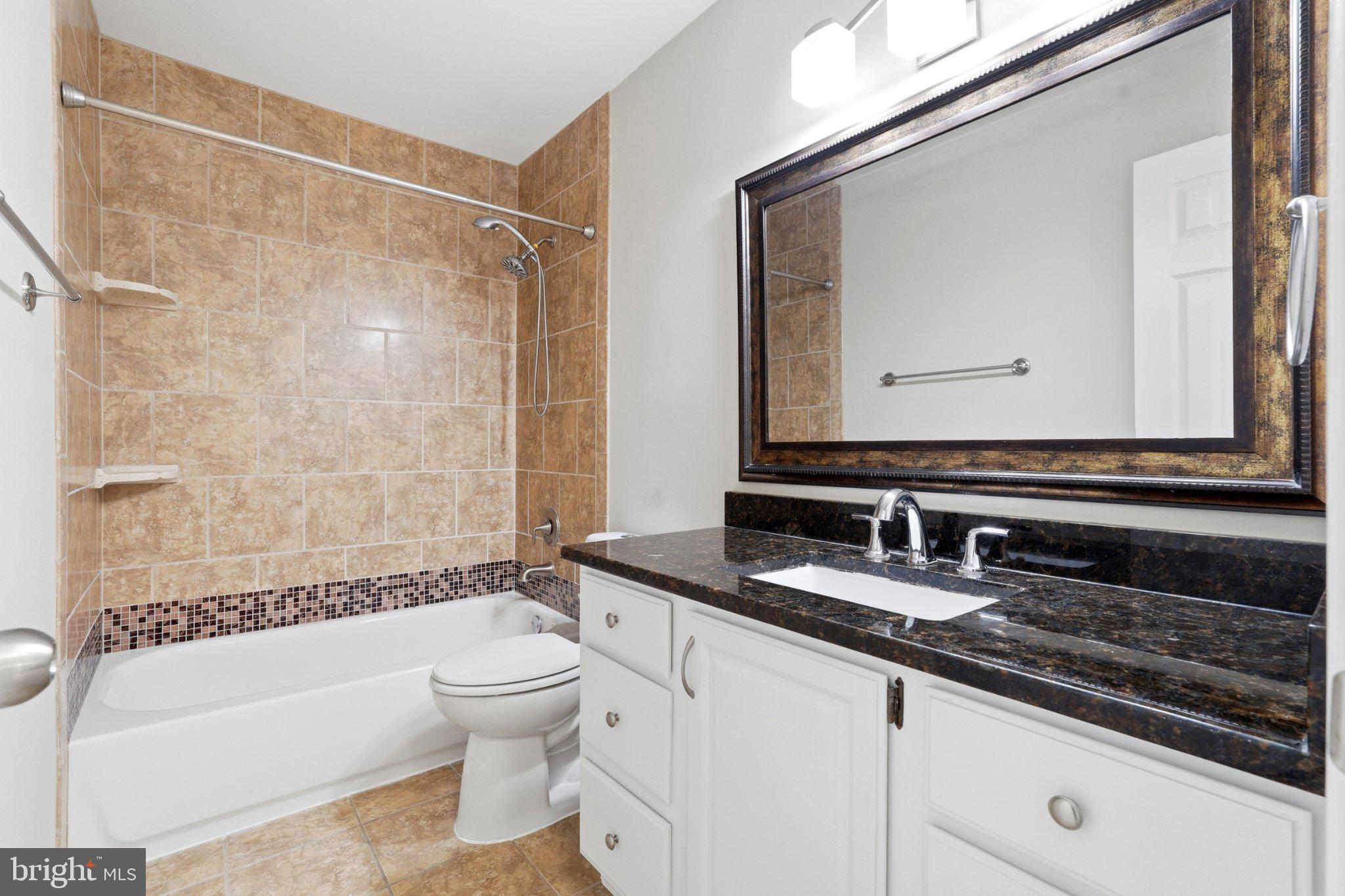 REDLAND STATION - Residential