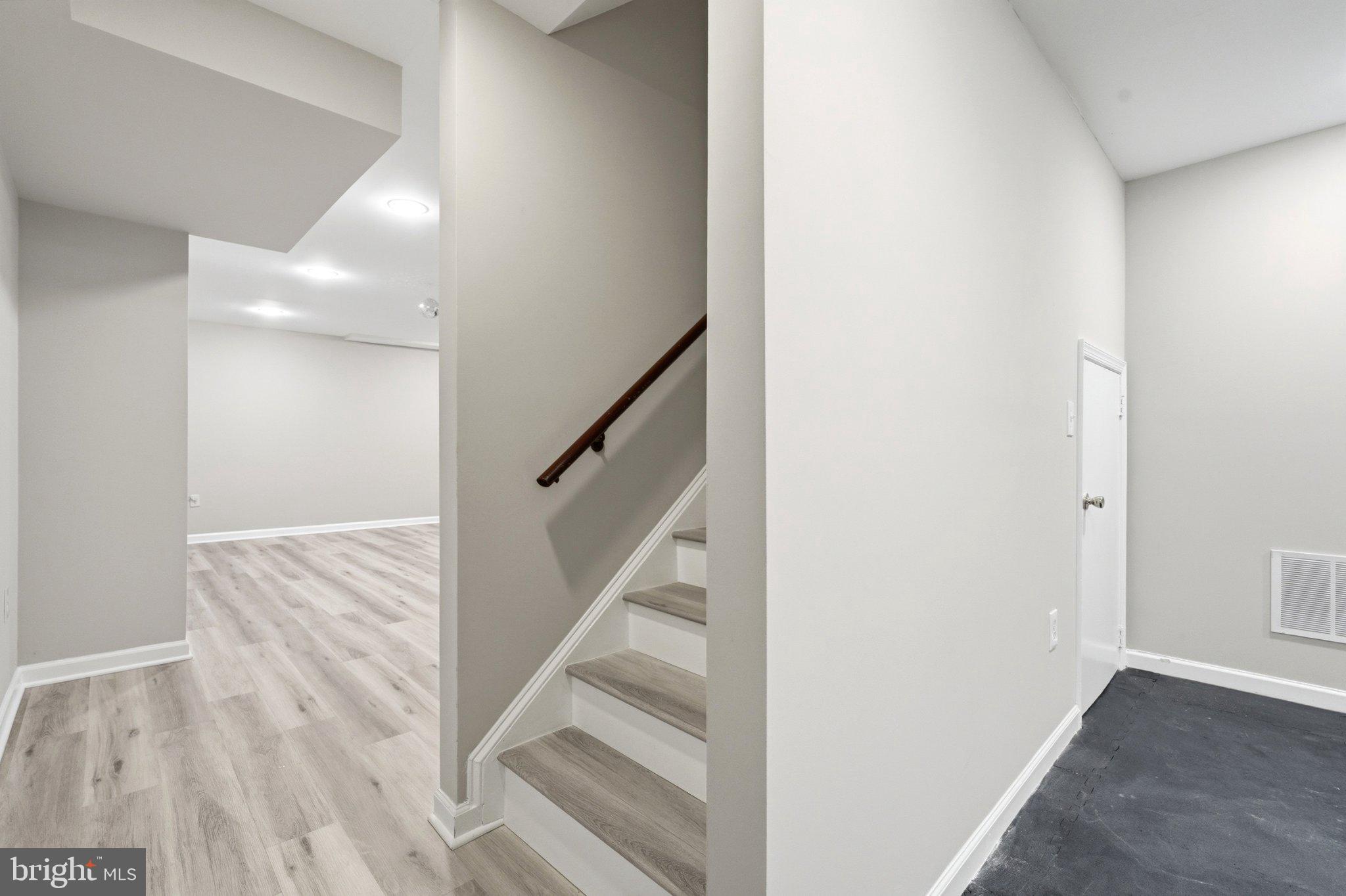 REDLAND STATION - Residential