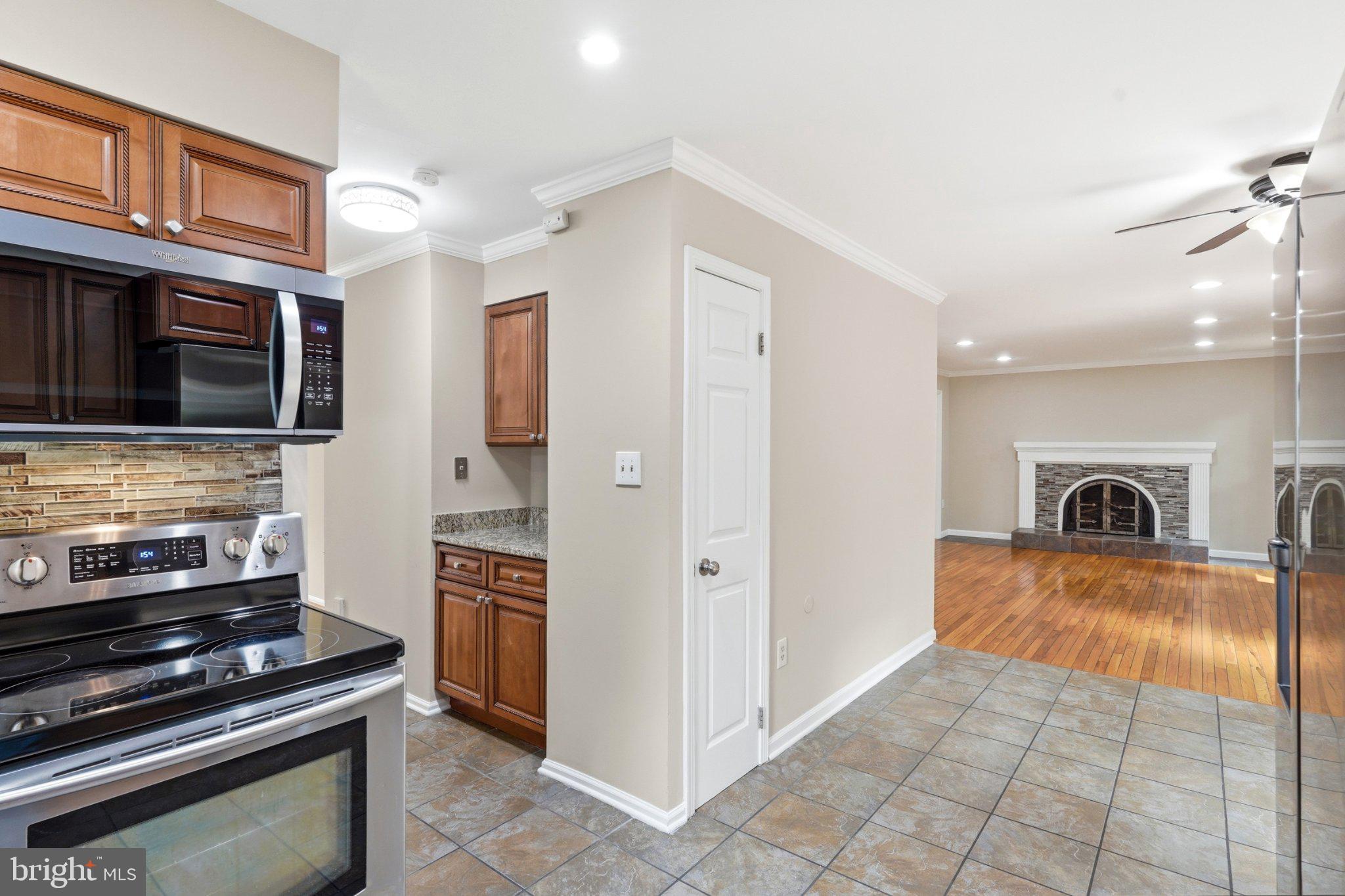 REDLAND STATION - Residential