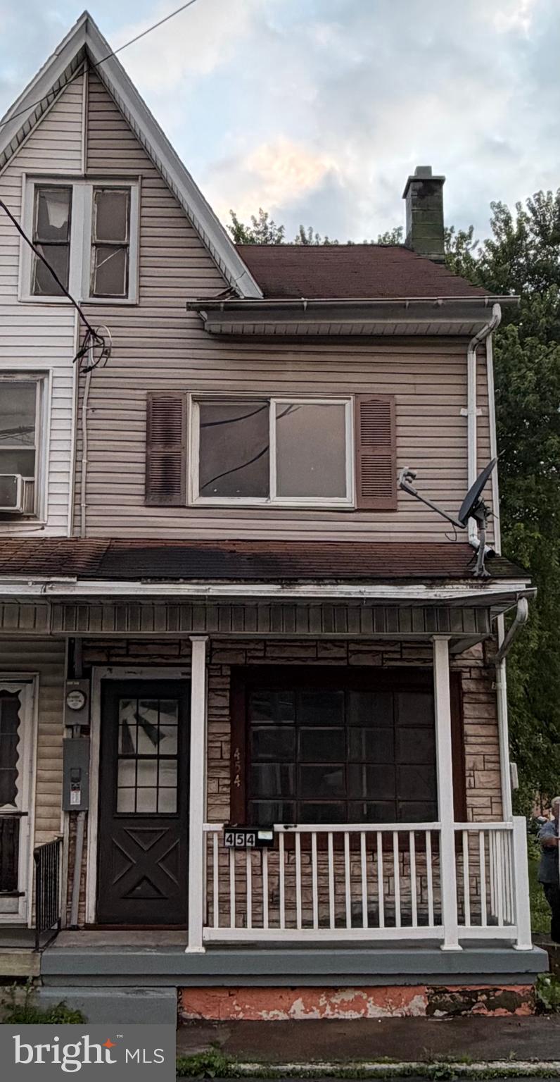 This bright and airy half double is ready for it's new owner! The entire home has been freshly painted. The kitchen is updated and modern and has a conveniently located laundry hook up tucked away in the corner. The second floor features an oversized main bedroom and oversized closet, along with a second bedroom and an updated bathroom. The third floor is fully renovated and adds an additional bedroom or a space that could be used as a home office/ storage. 
There is also a fully fenced in yard overlooking the Shamokin Creek. This property was previously used as a rental unit, but would also be a great fit for it's forever family. Motivated sellers! All reasonable offers will be considered. Call today to schedule your showing!