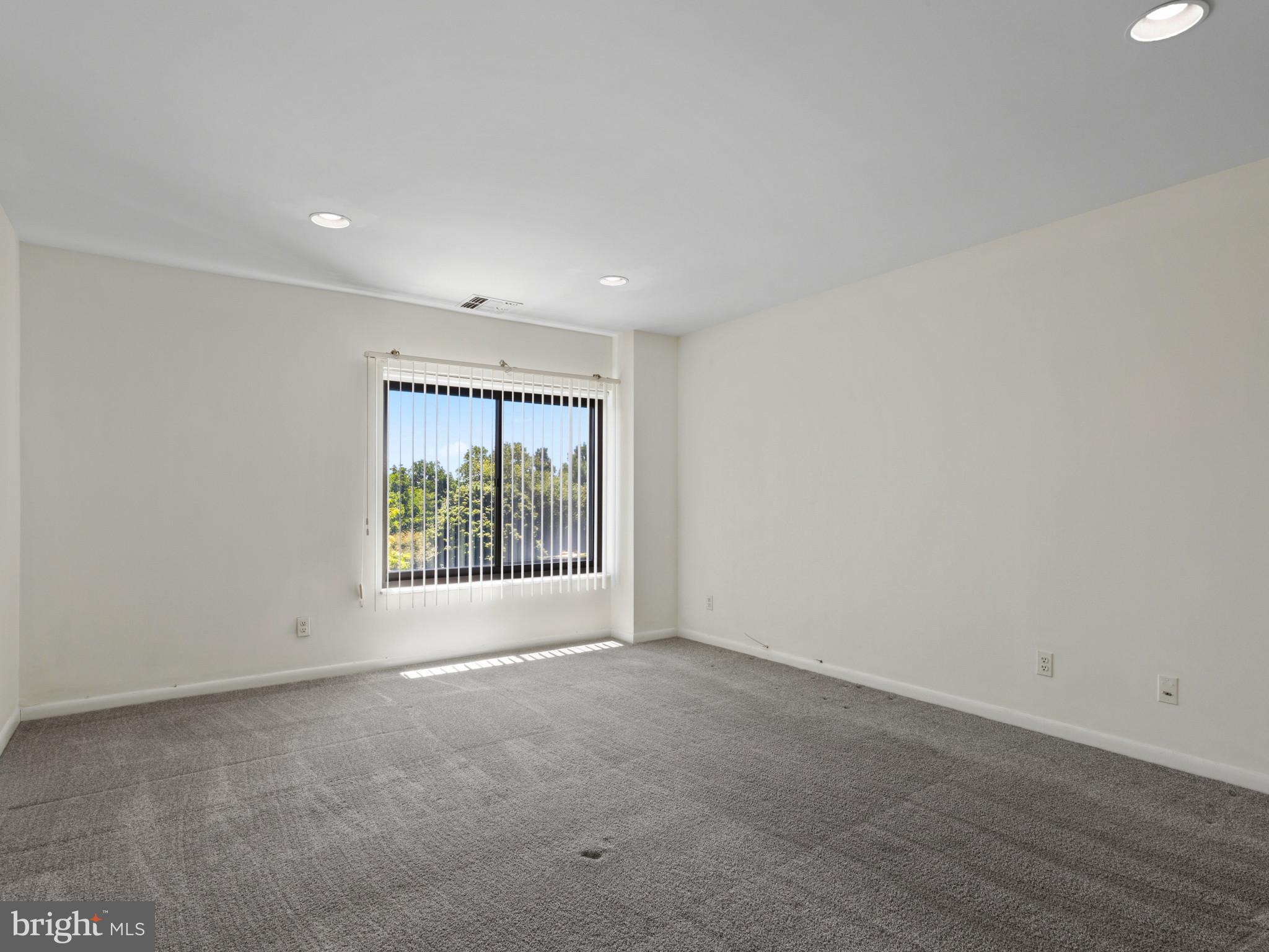 ANNEN WOODS - Residential