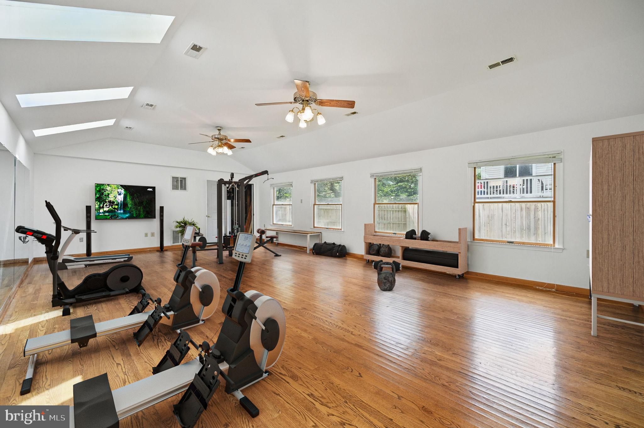 FOX MILL ESTATES - Residential