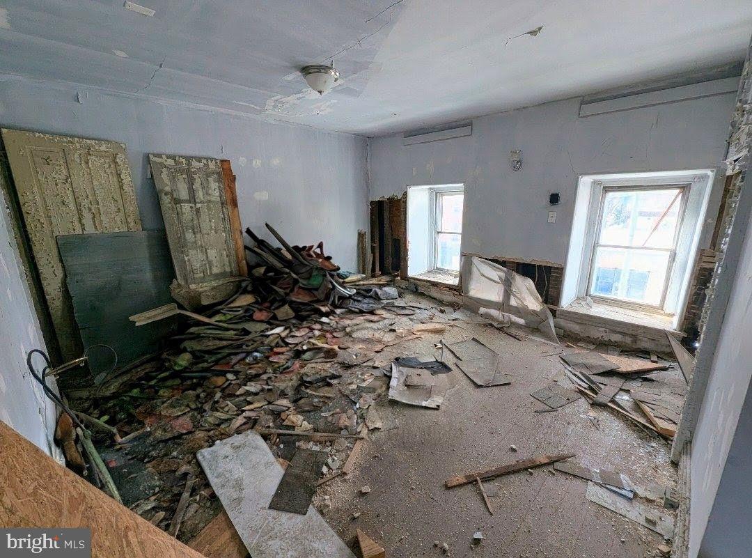 GERMANTOWN - Commercial Sale